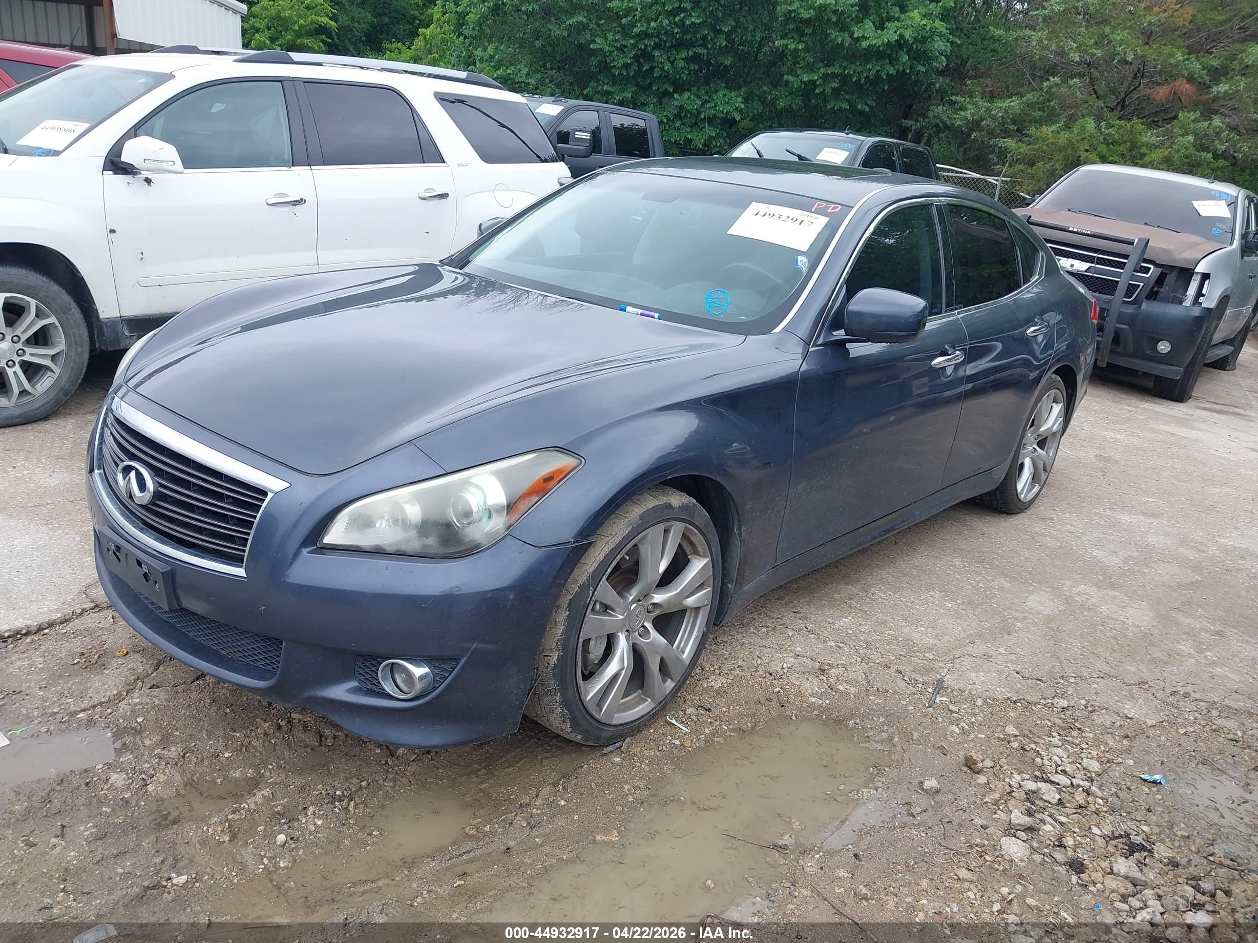INFINITI M37 image 2