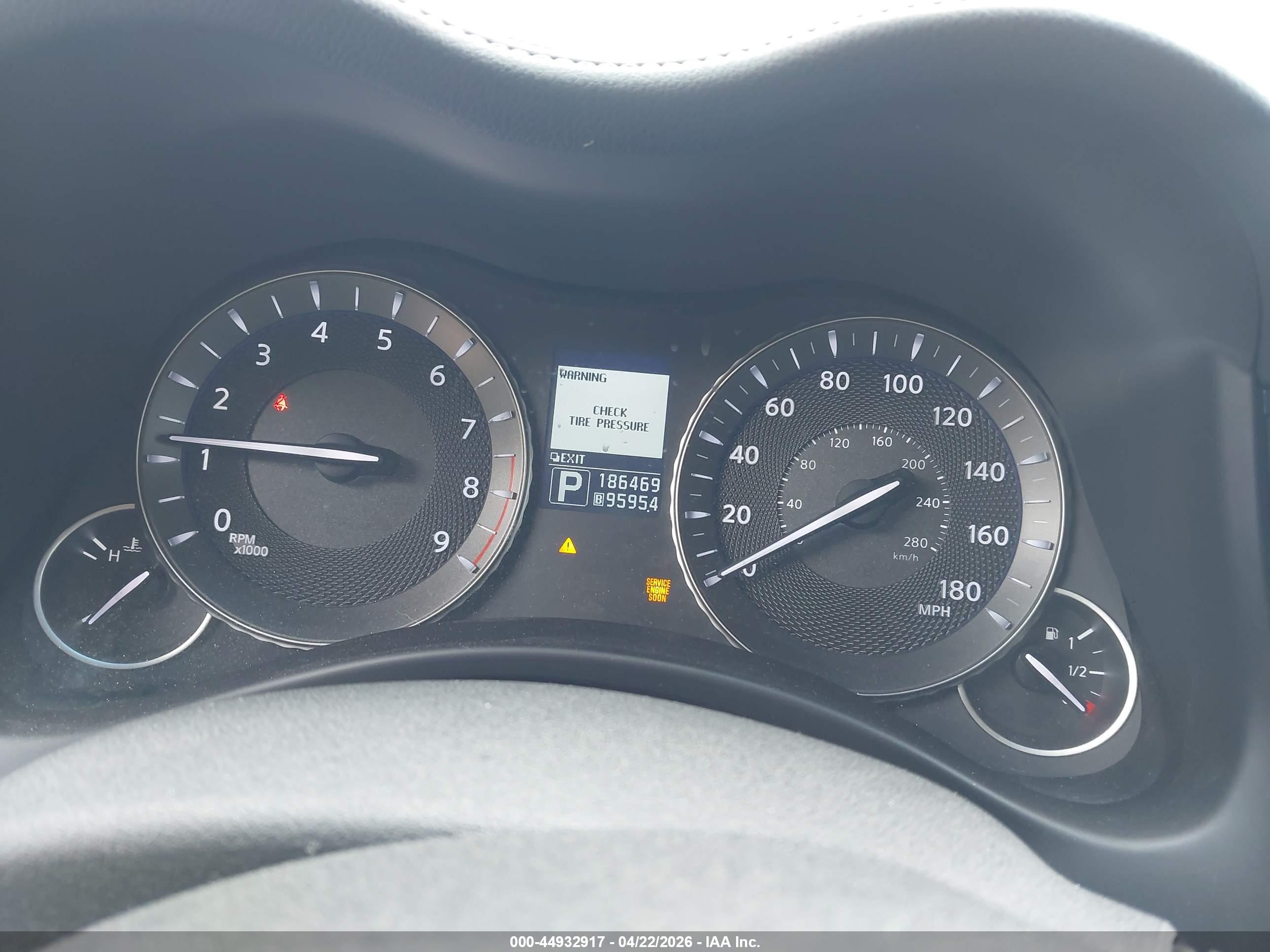 INFINITI M37 image 7