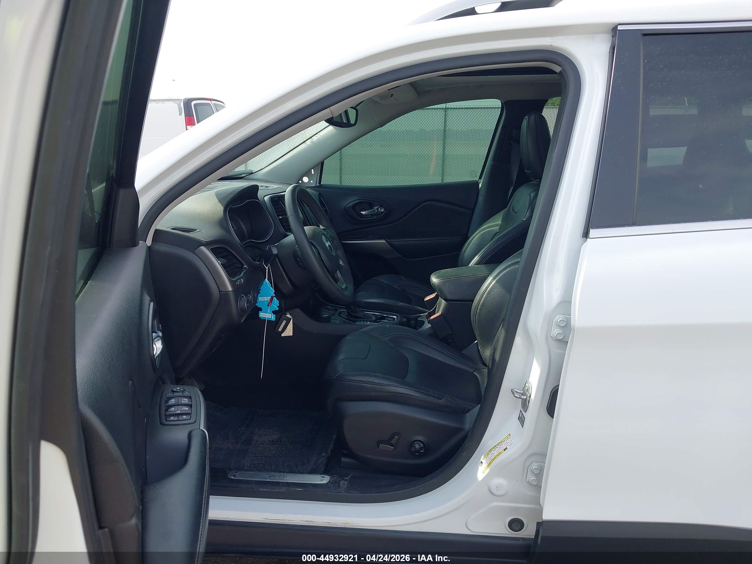 JEEP CHEROKEE image 5