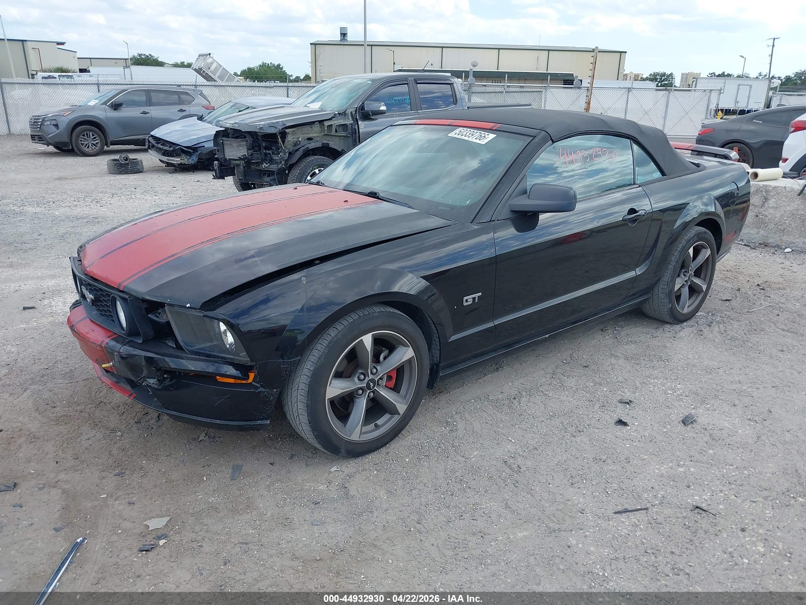 FORD MUSTANG image 2