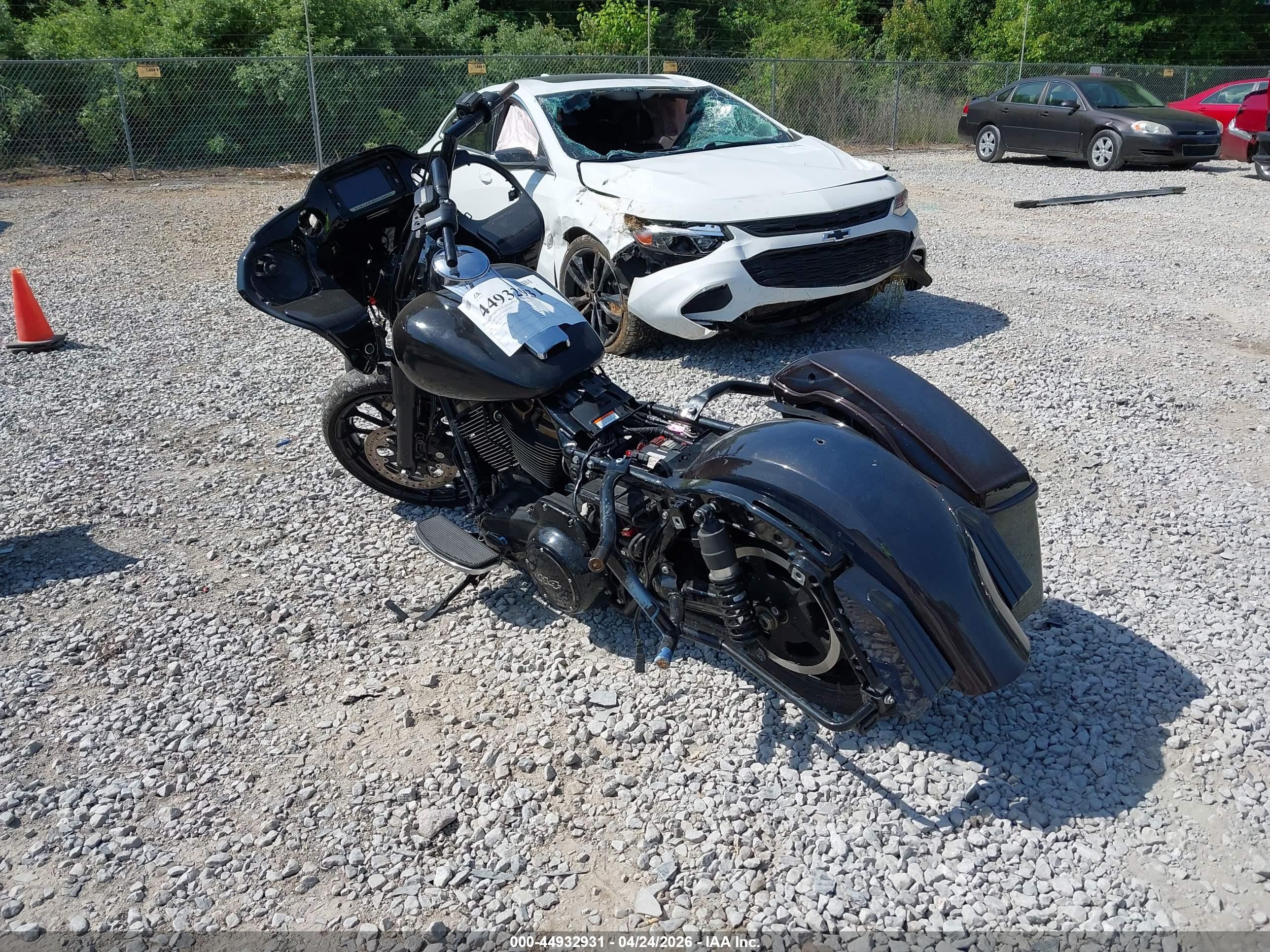 HARLEY-DAVIDSON FLTRXS image 3