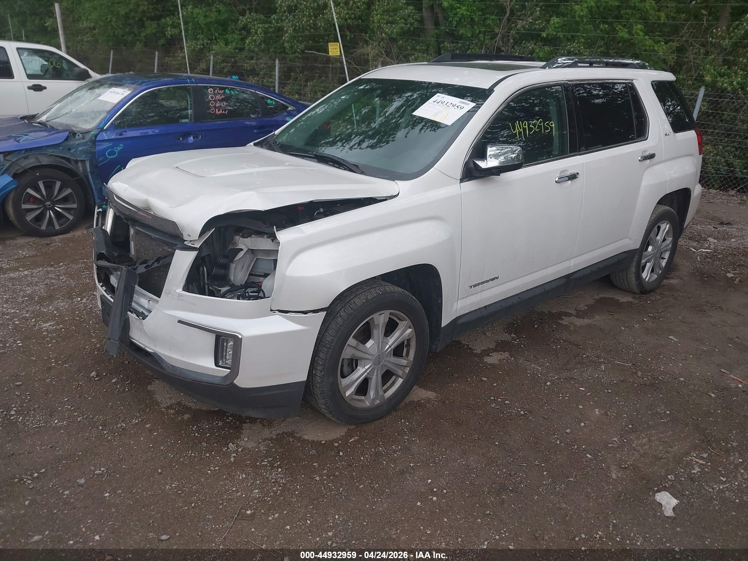 GMC TERRAIN image 2