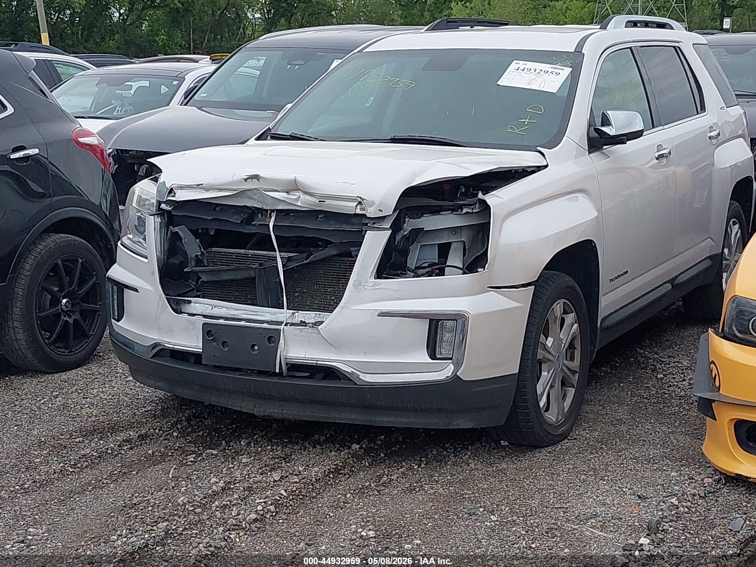 GMC TERRAIN image 6