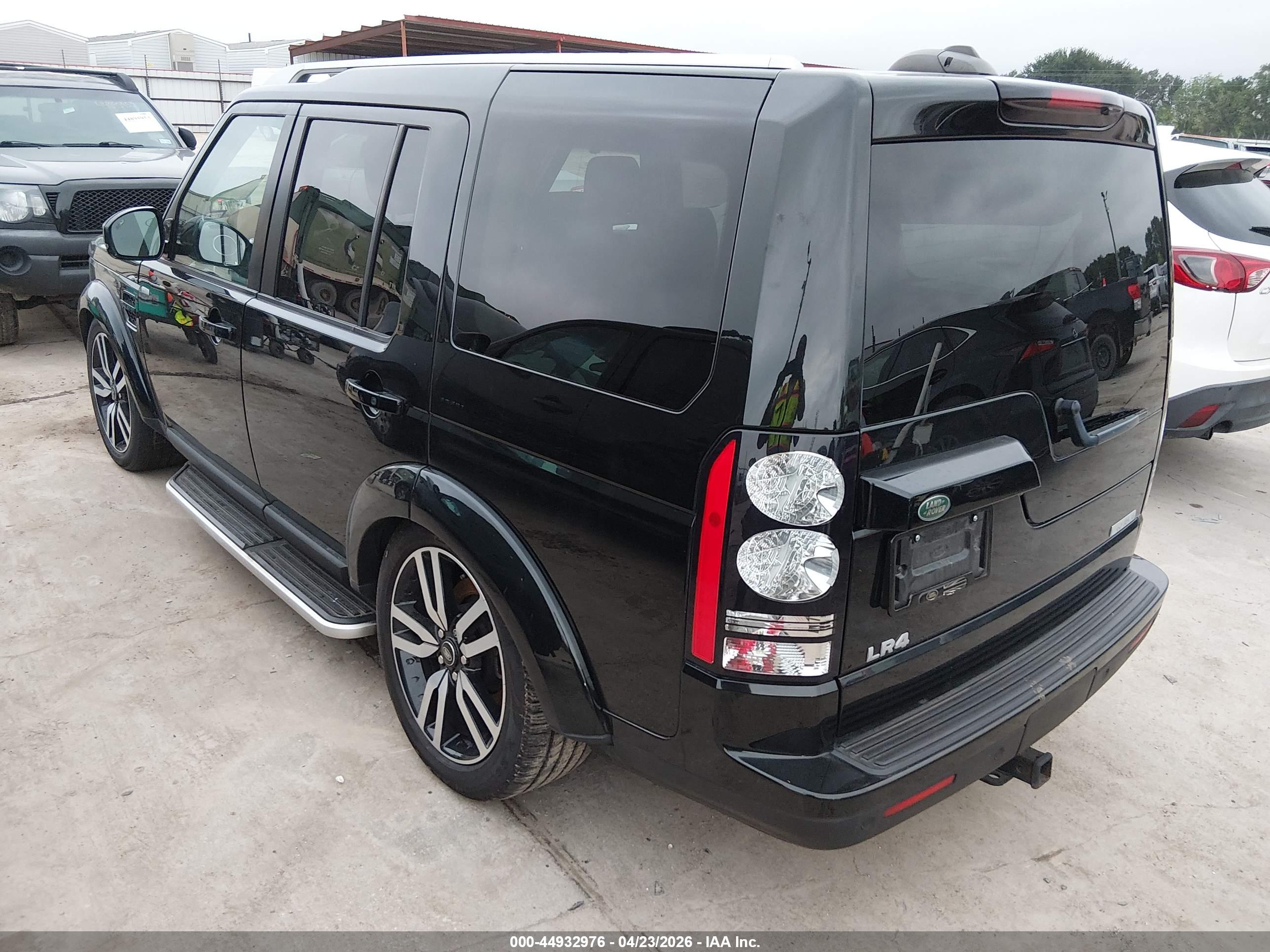 LAND ROVER image 3