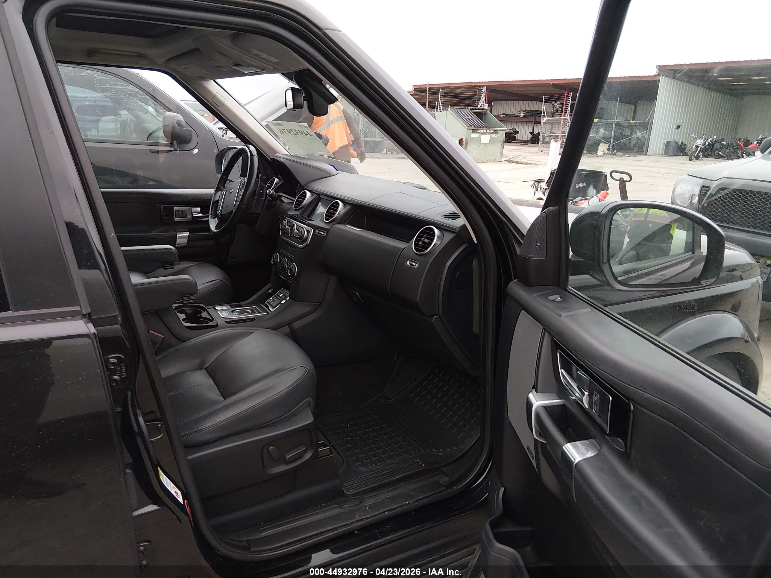 LAND ROVER image 5