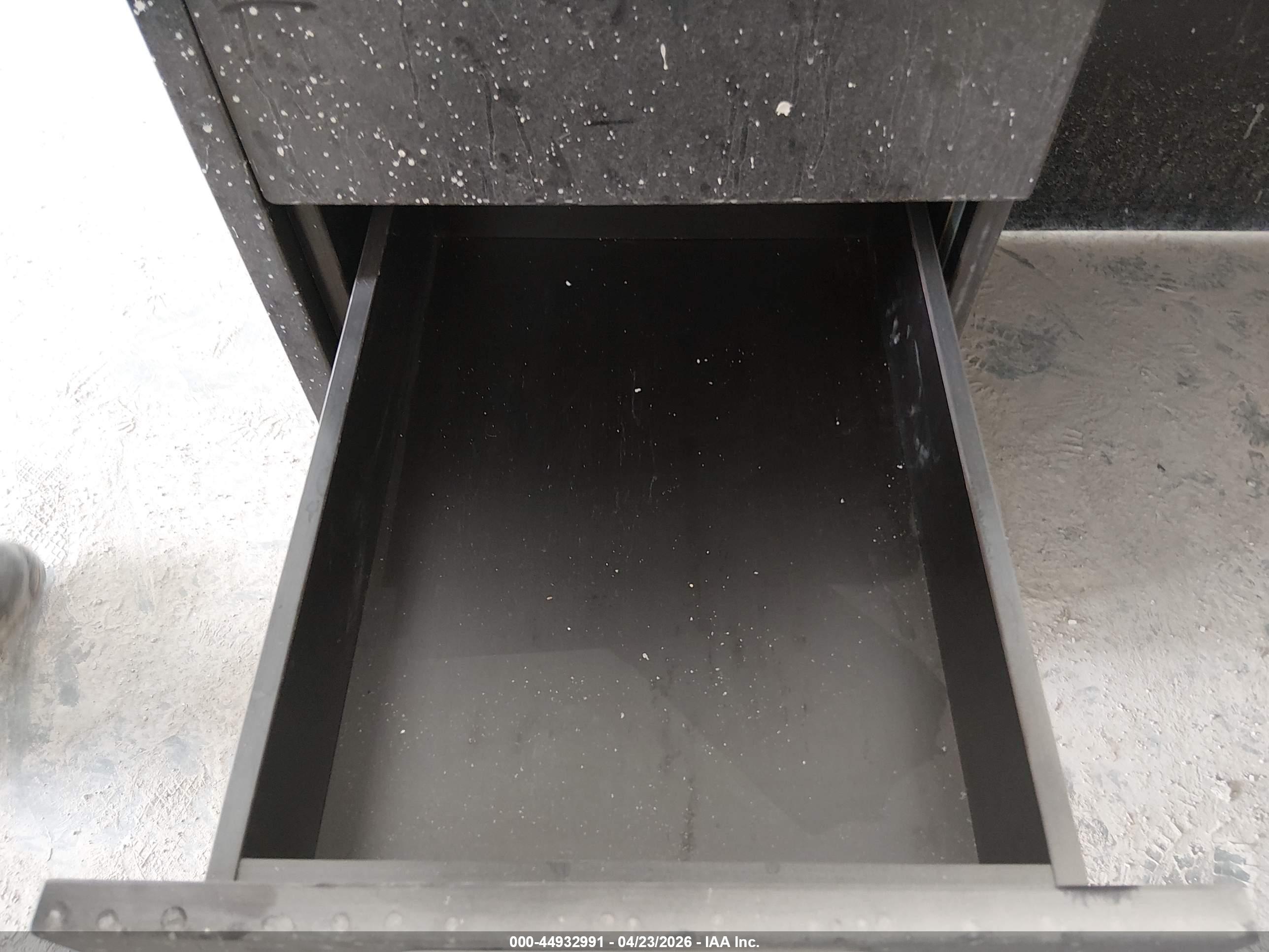 L SHAPE image 7