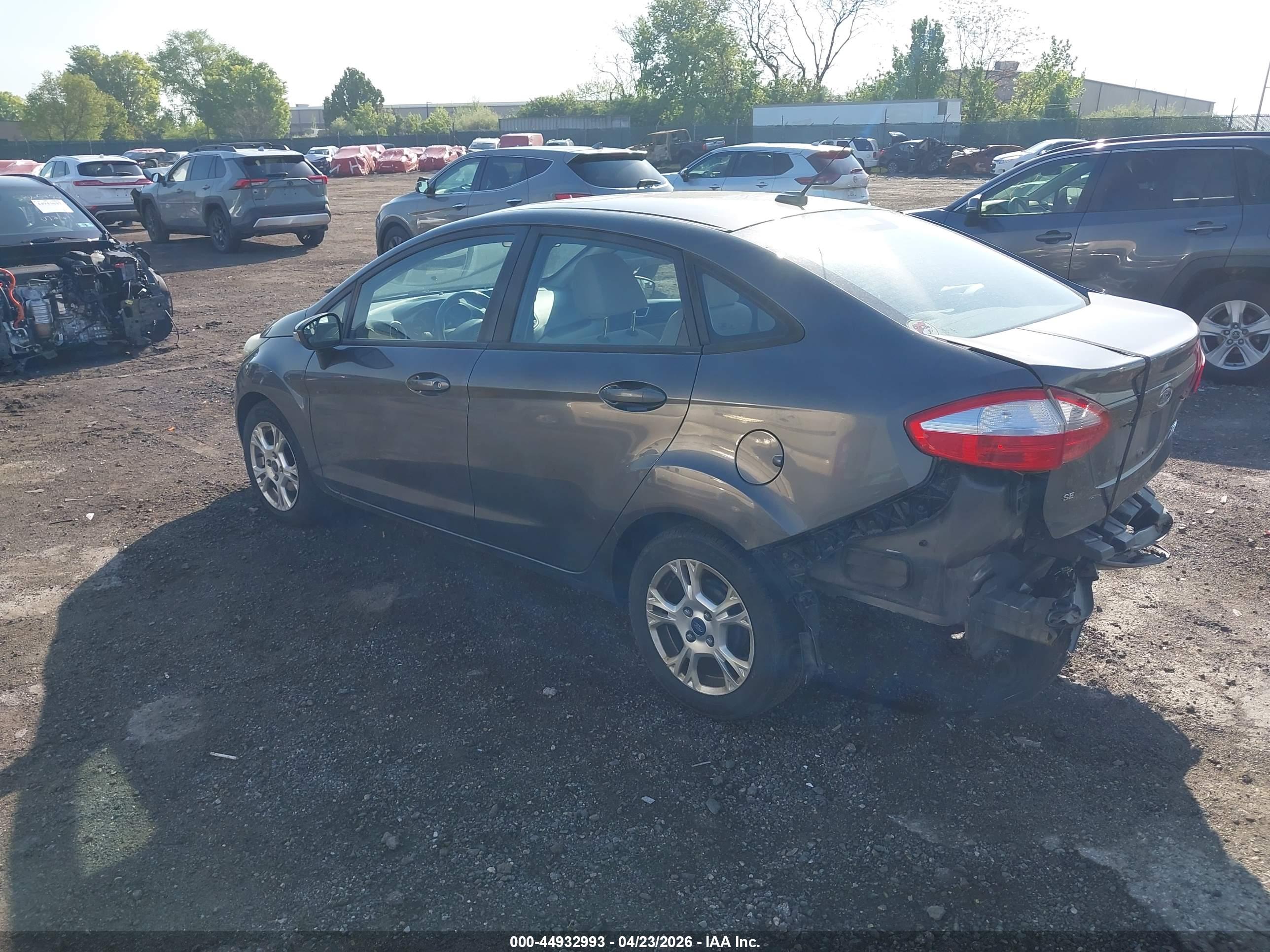 FORD FIESTA image 3