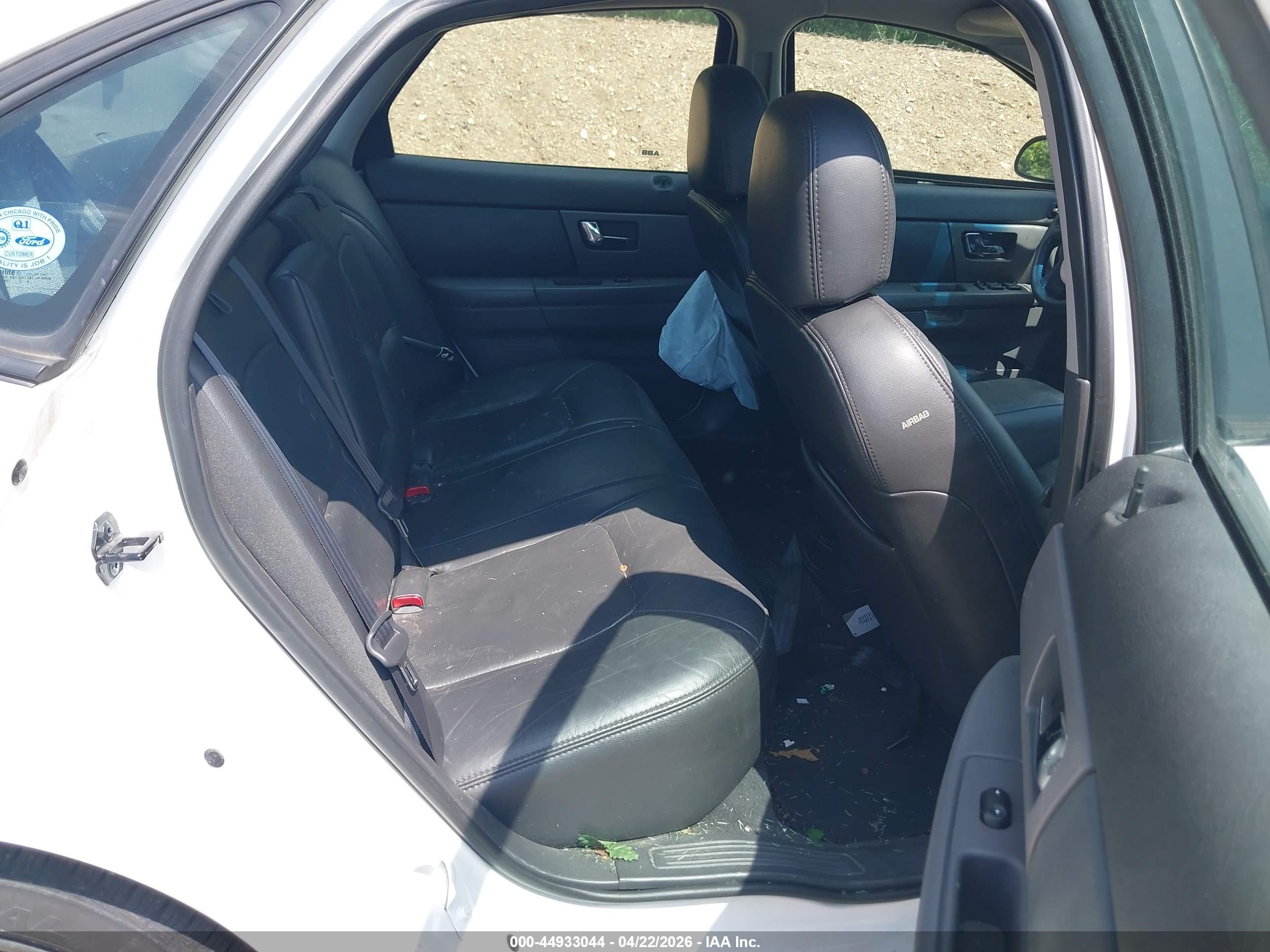 FORD TAURUS image 8