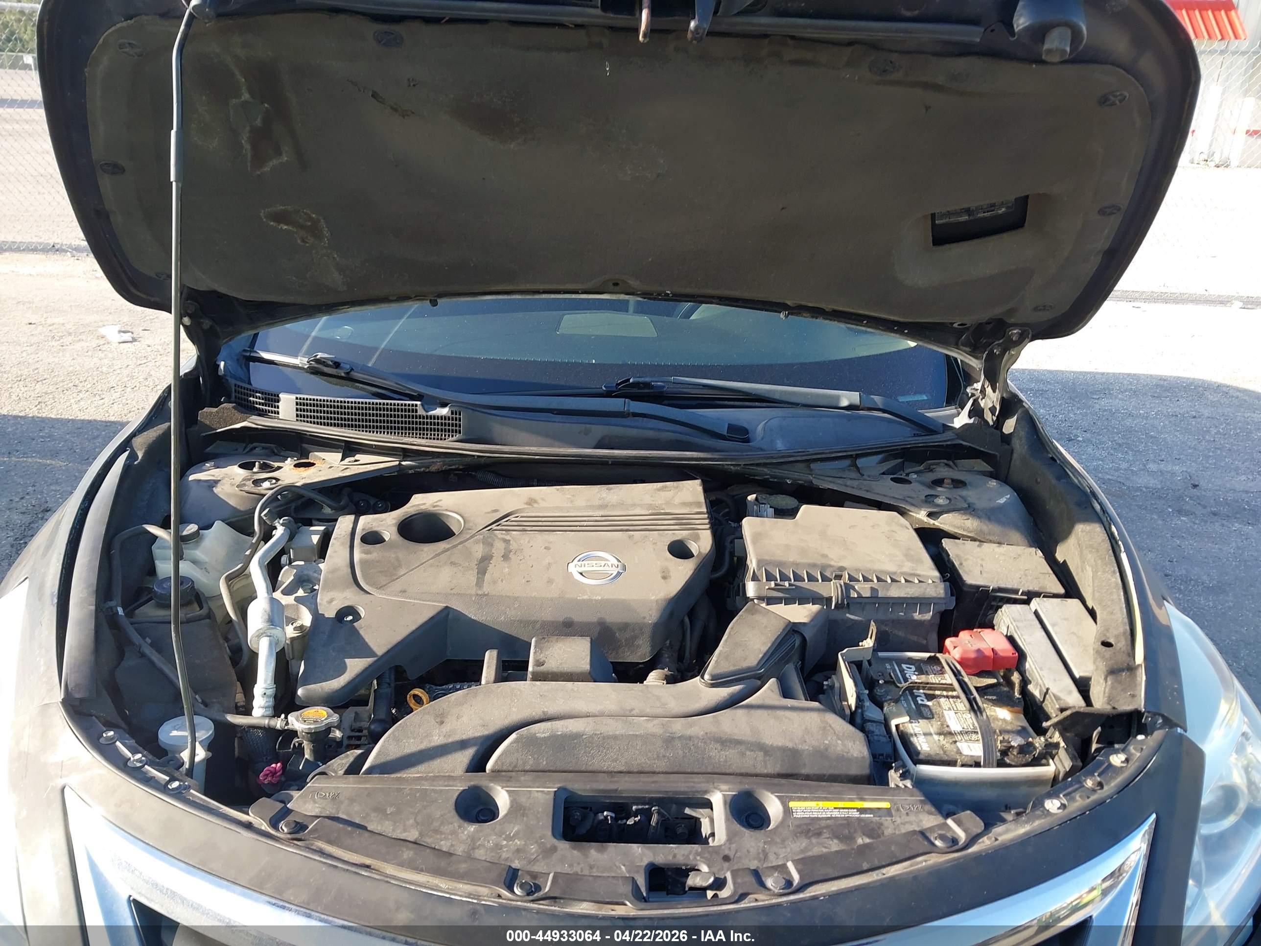 NISSAN ALTIMA image 10