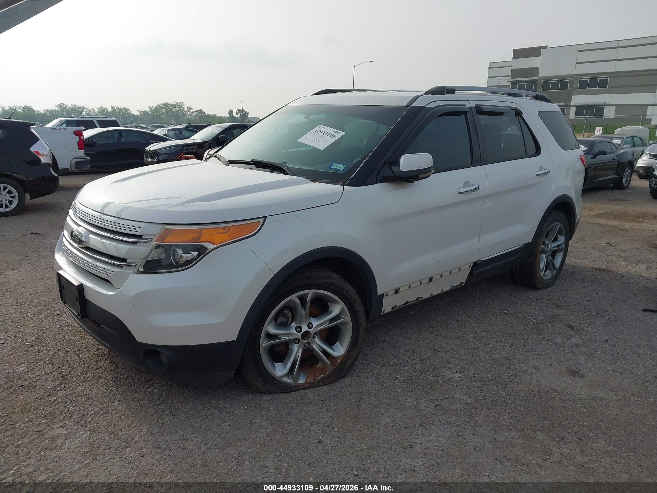 FORD EXPLORER image 2