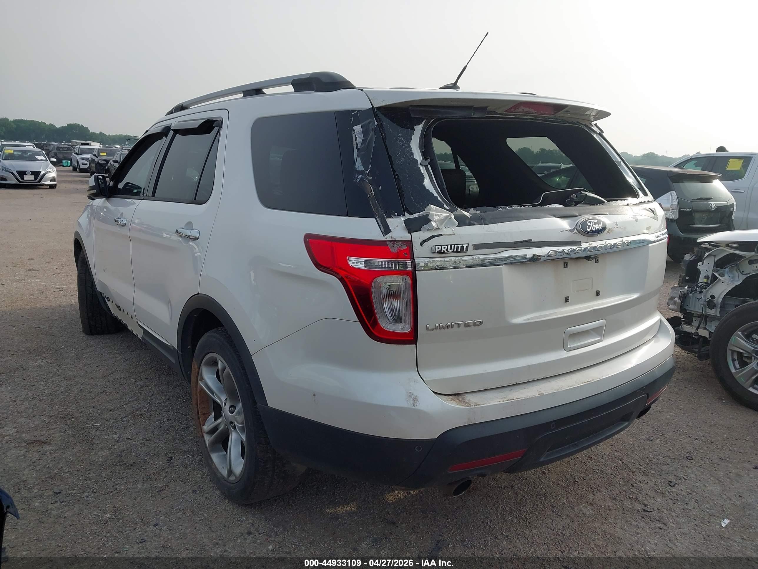 FORD EXPLORER image 3