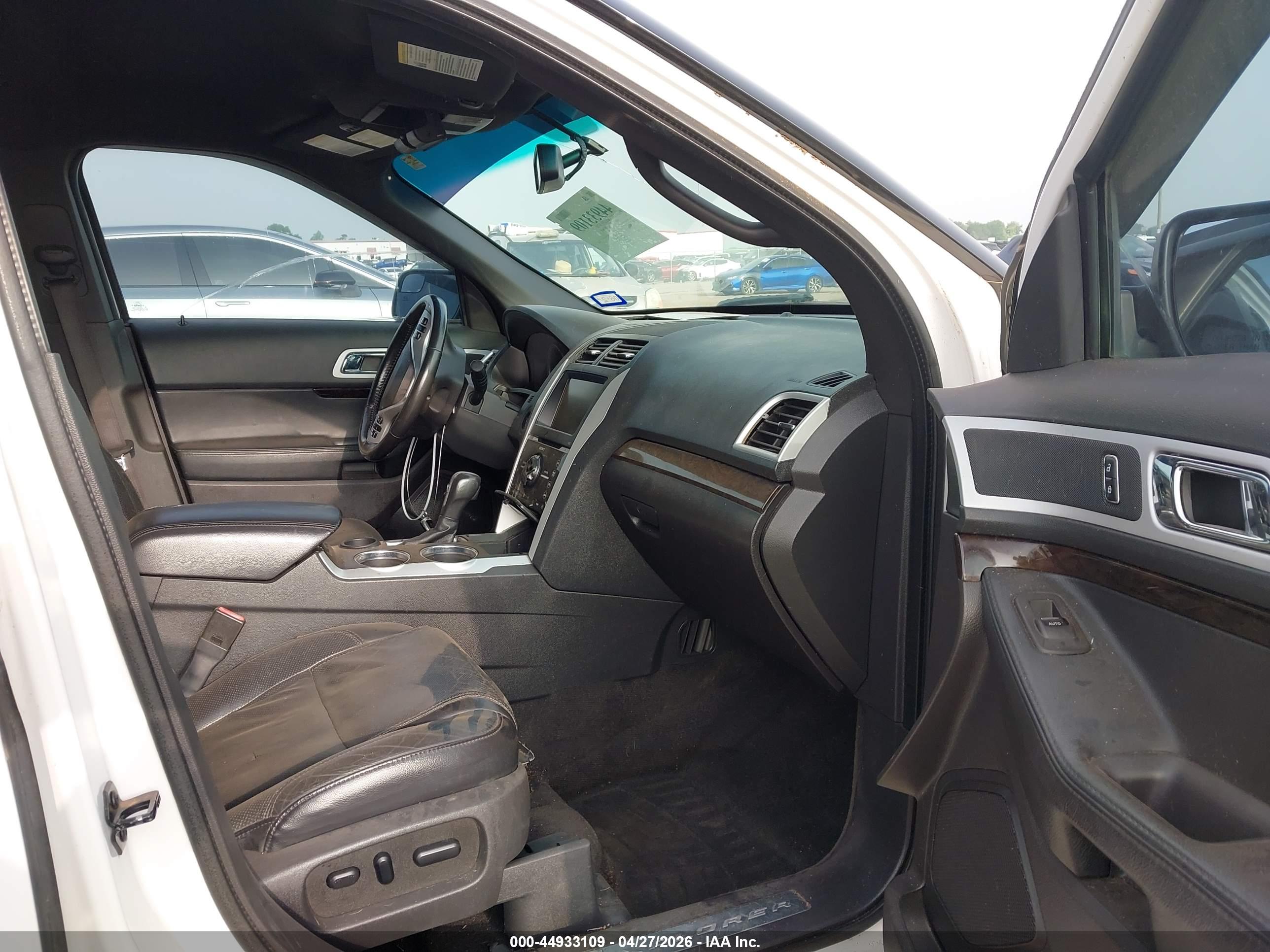 FORD EXPLORER image 5