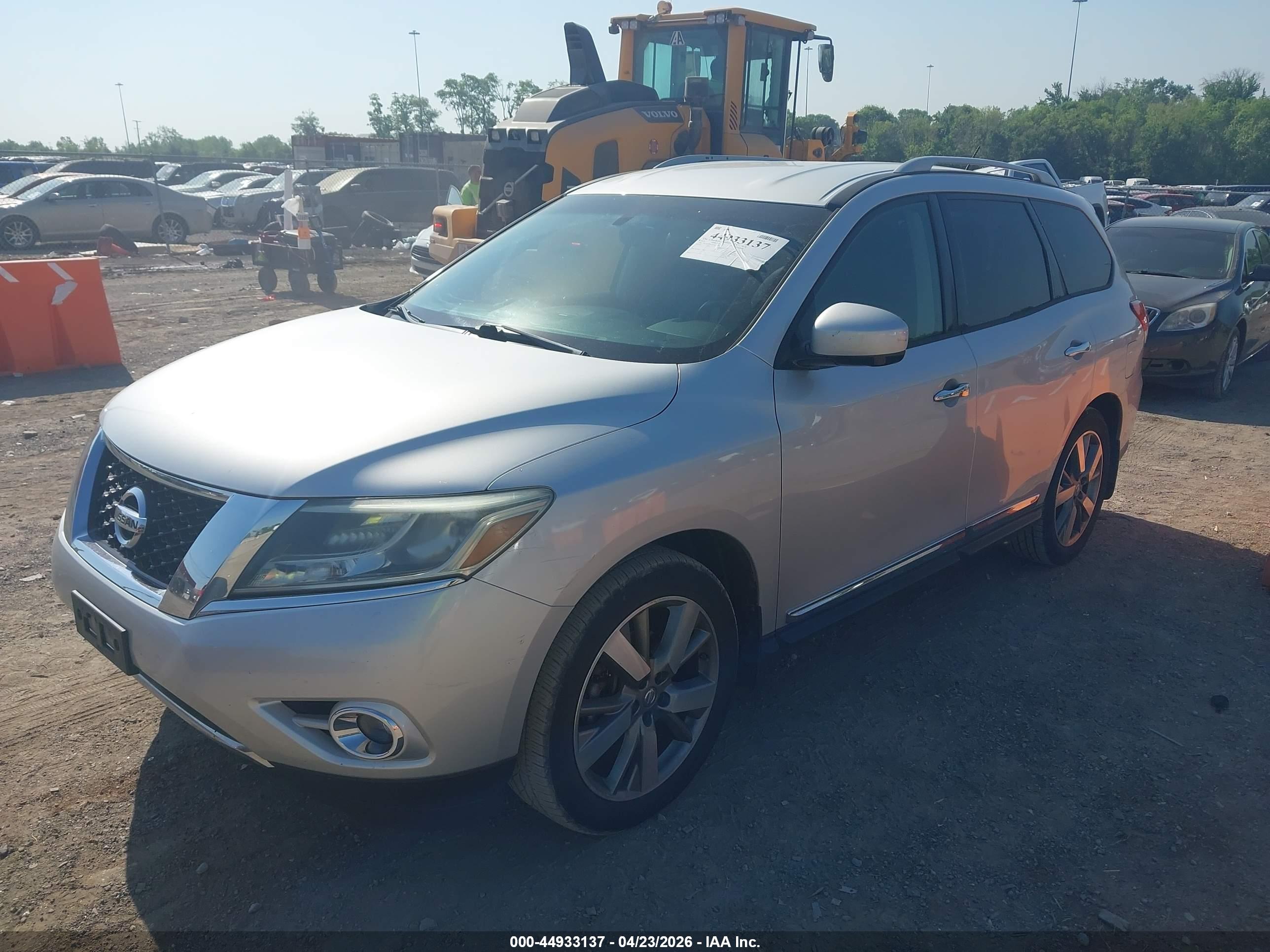 NISSAN PATHFINDER image 6