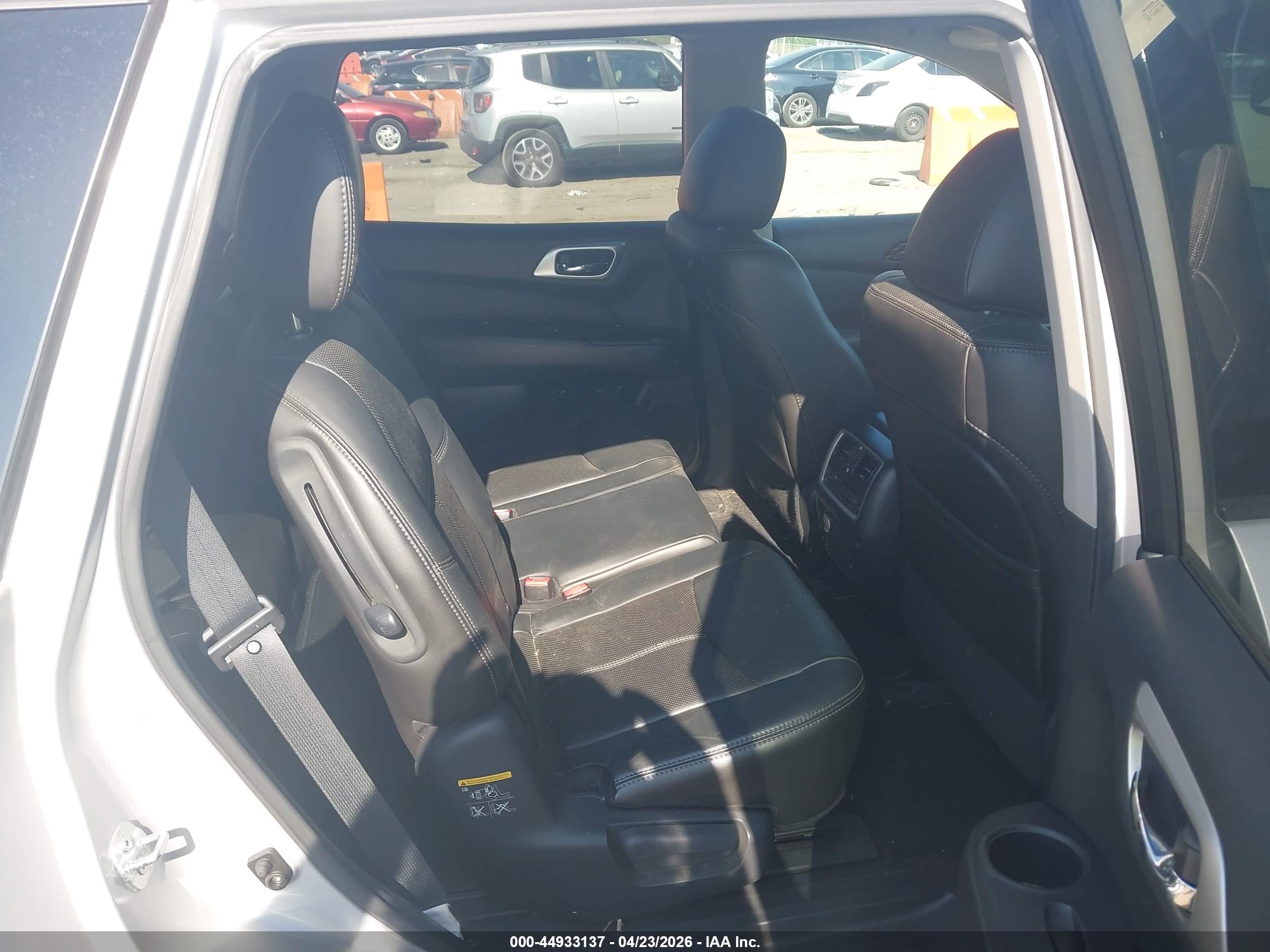 NISSAN PATHFINDER image 8