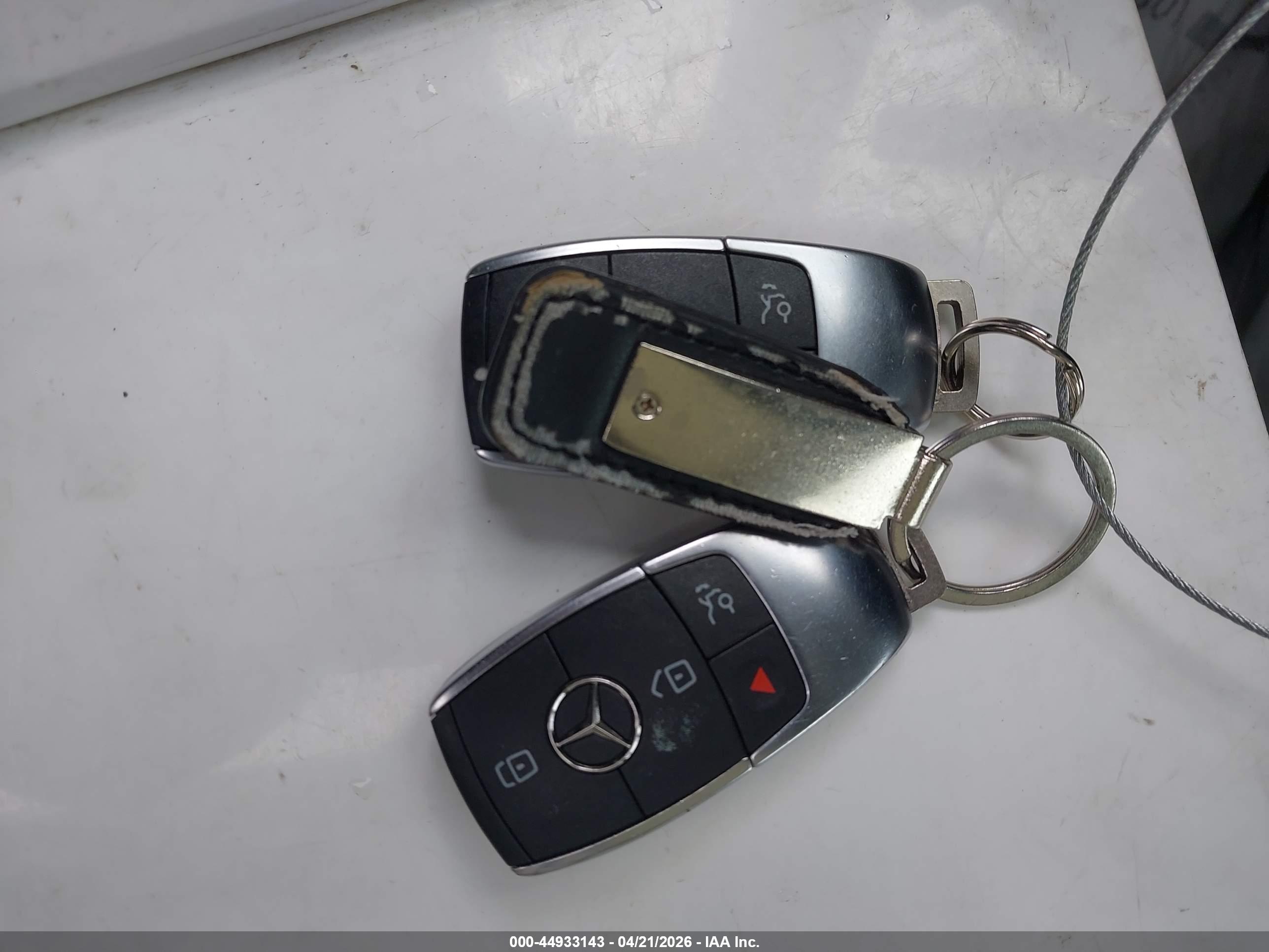MERCEDES-BENZ EQB image 11