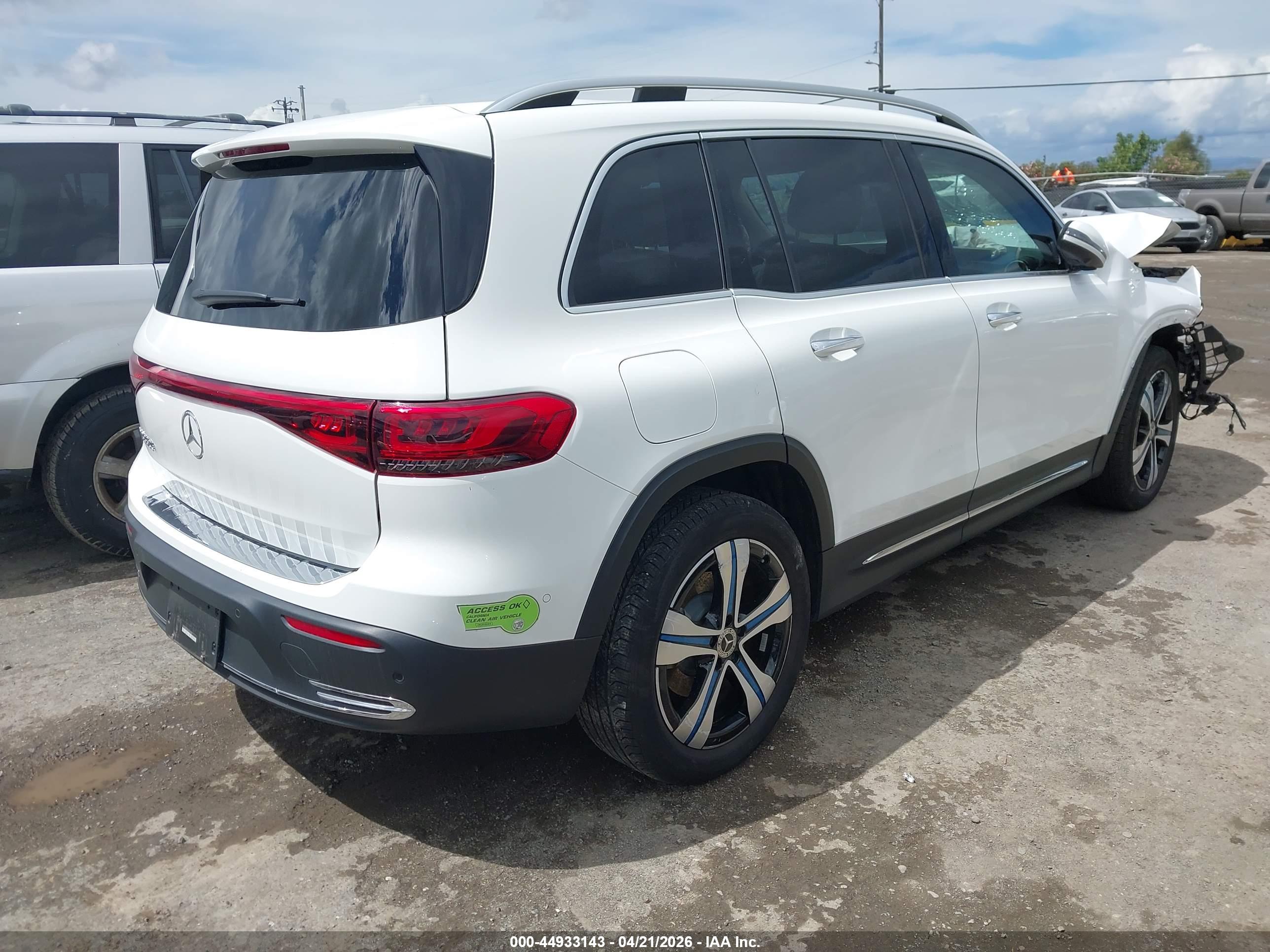 MERCEDES-BENZ EQB image 4