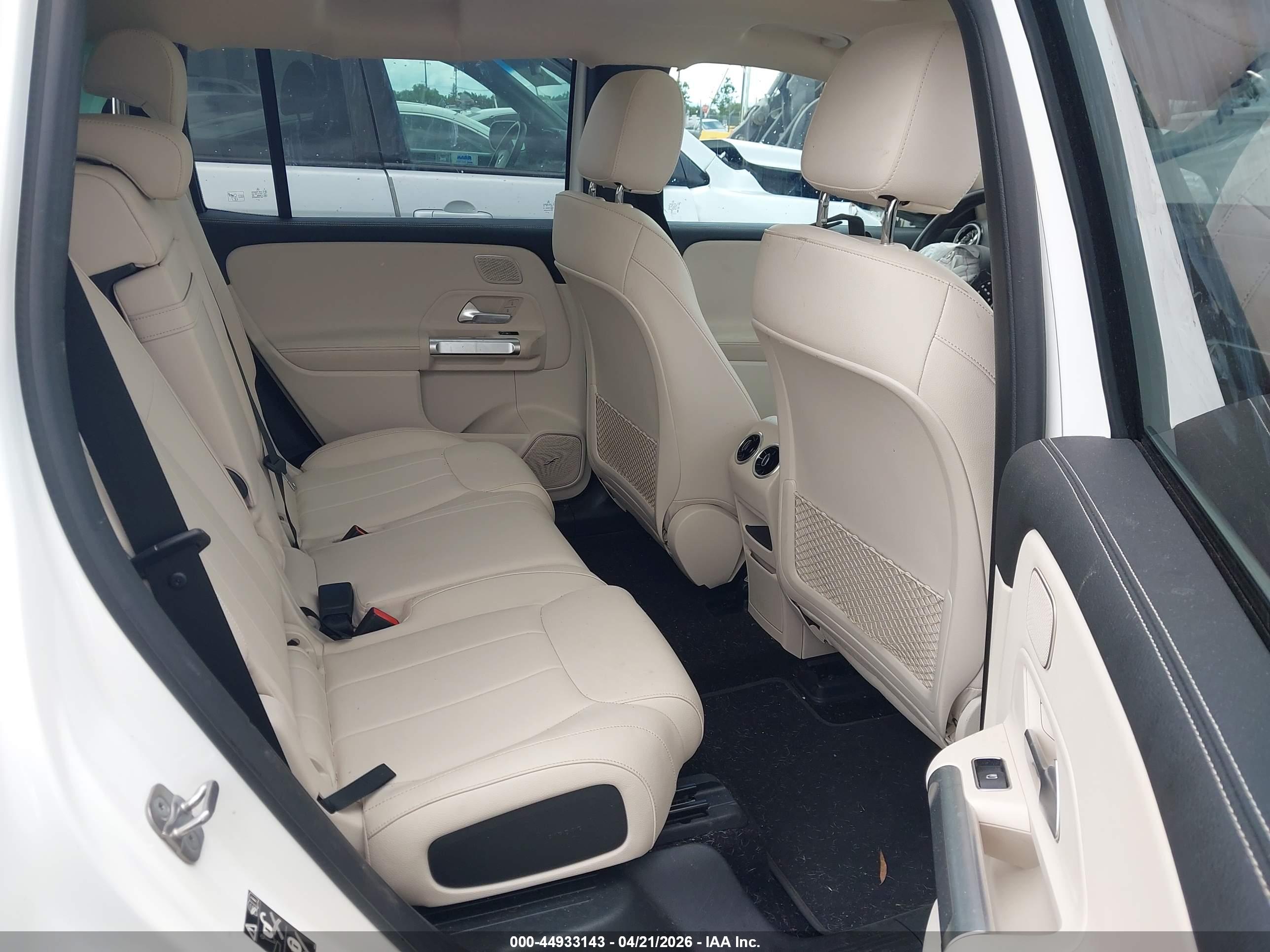 MERCEDES-BENZ EQB image 8