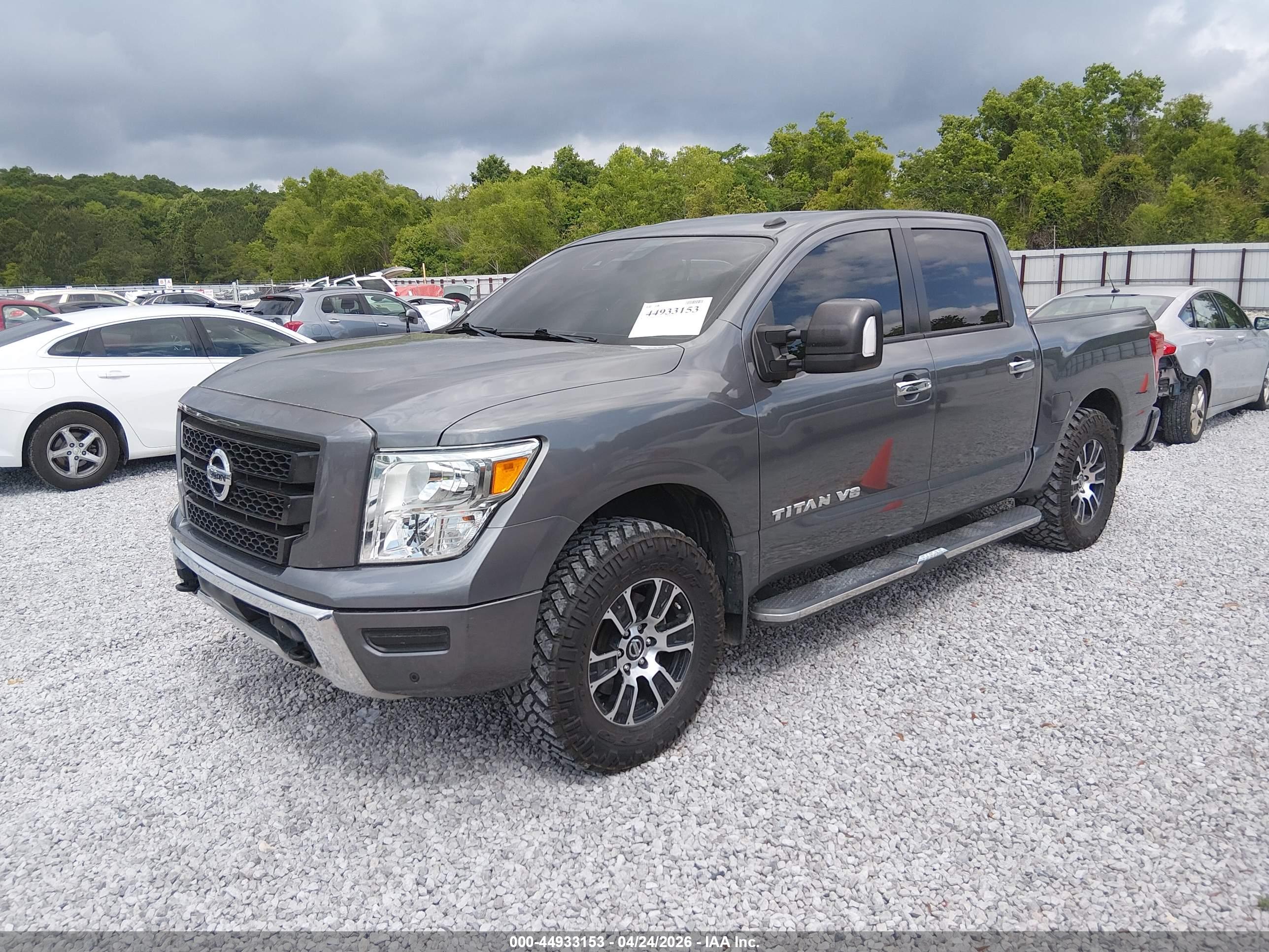 NISSAN TITAN image 2