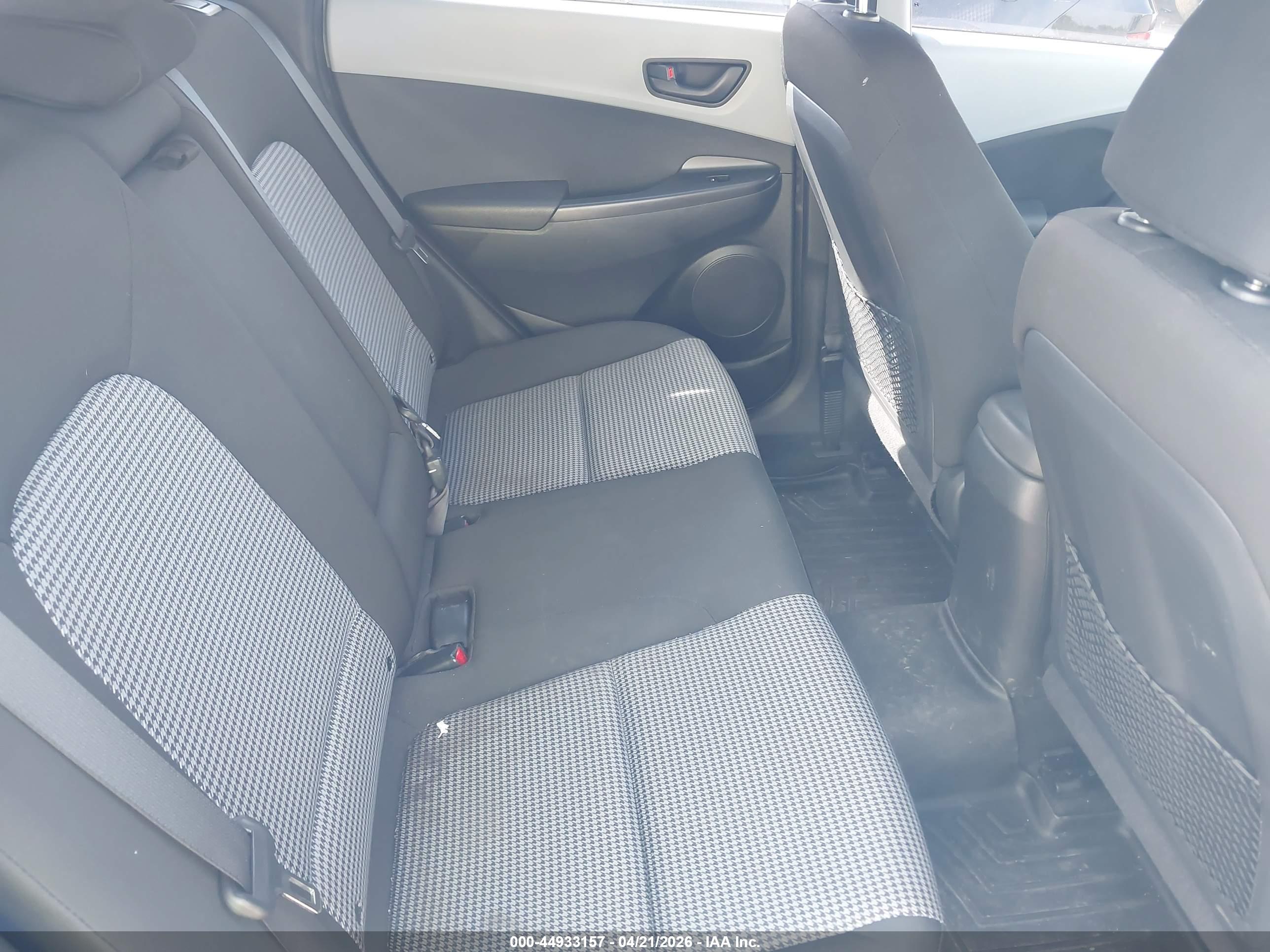 HYUNDAI KONA image 8
