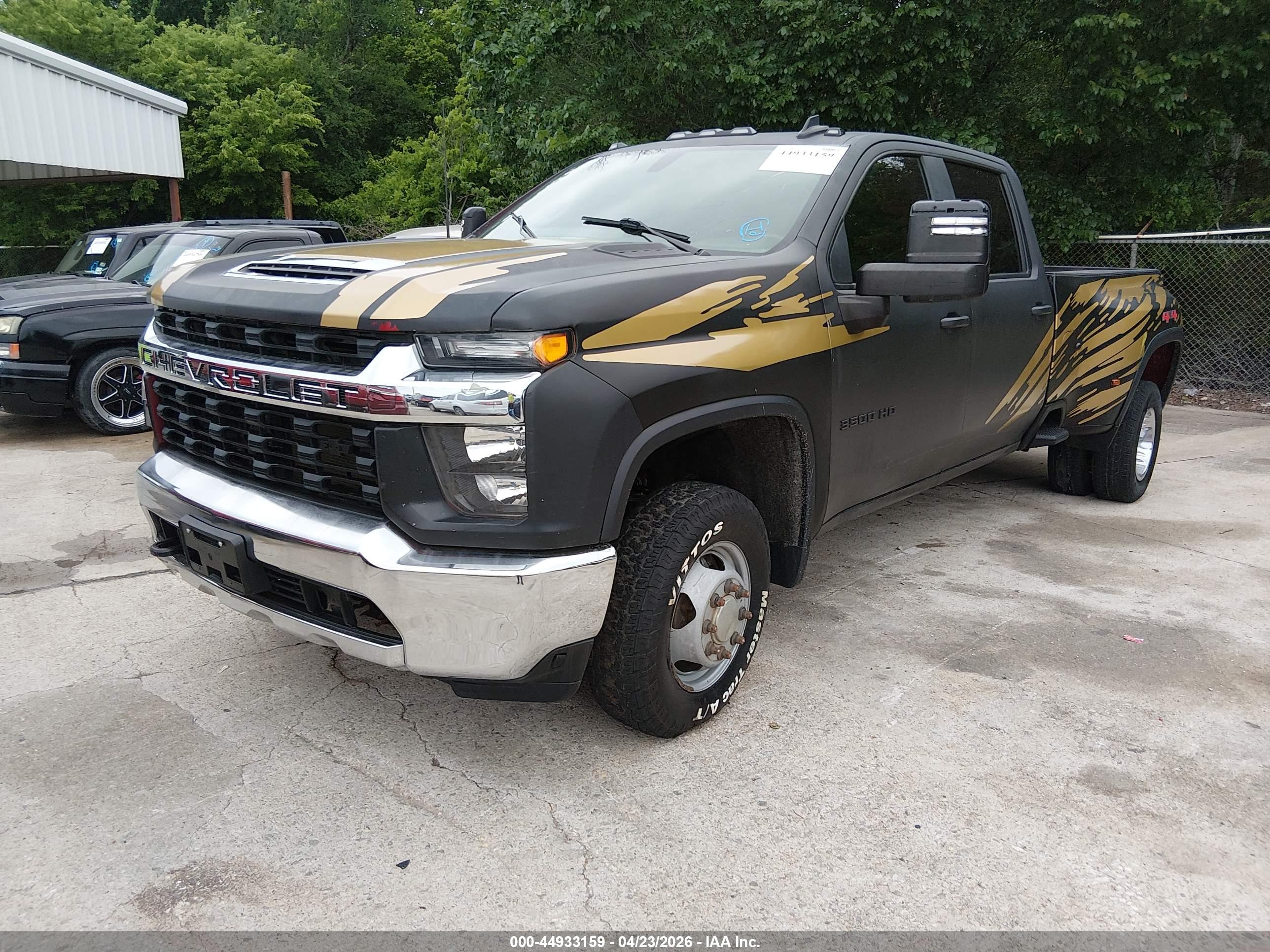CHEVROLET SILVERADO image 2