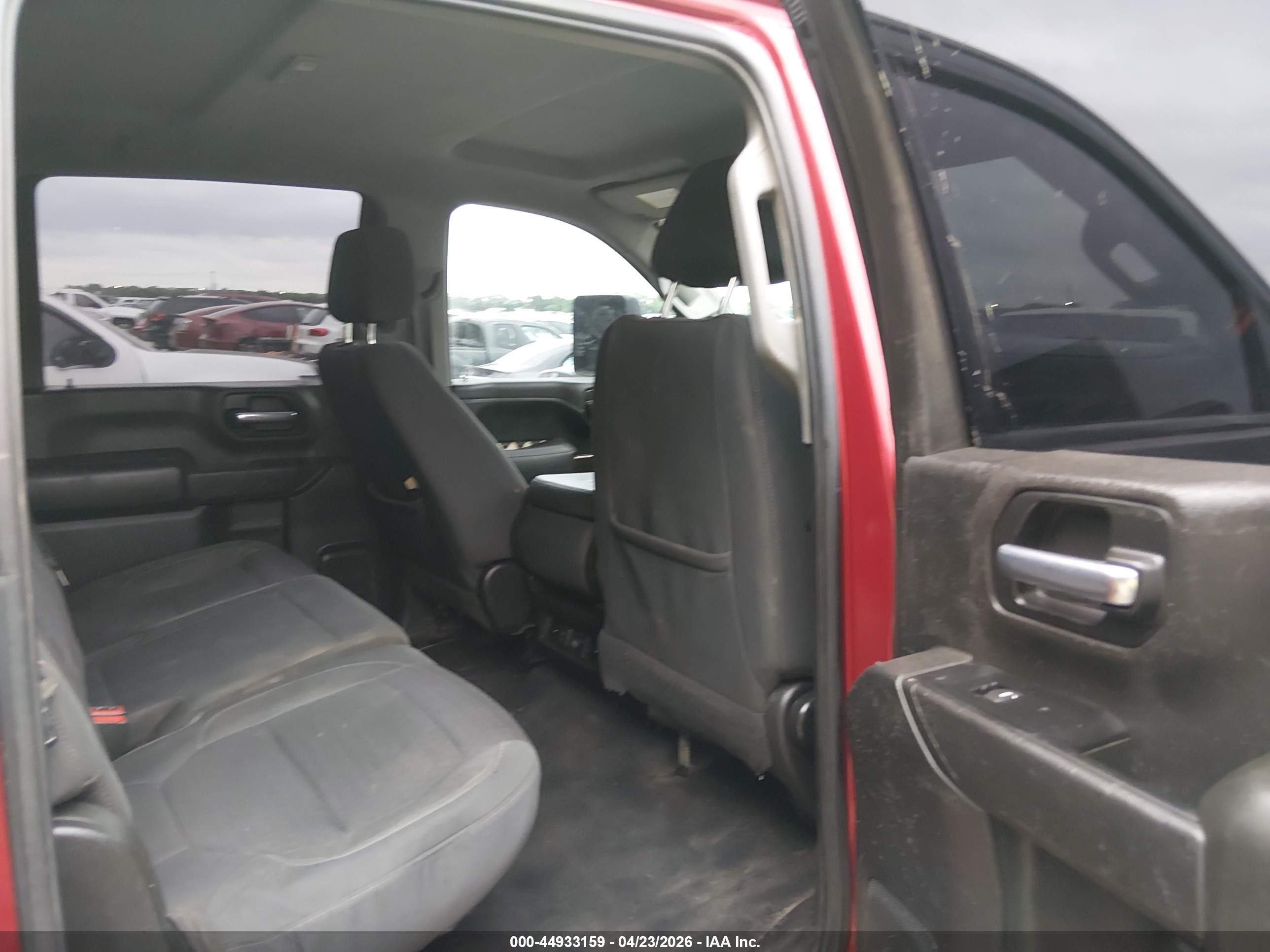 CHEVROLET SILVERADO image 7