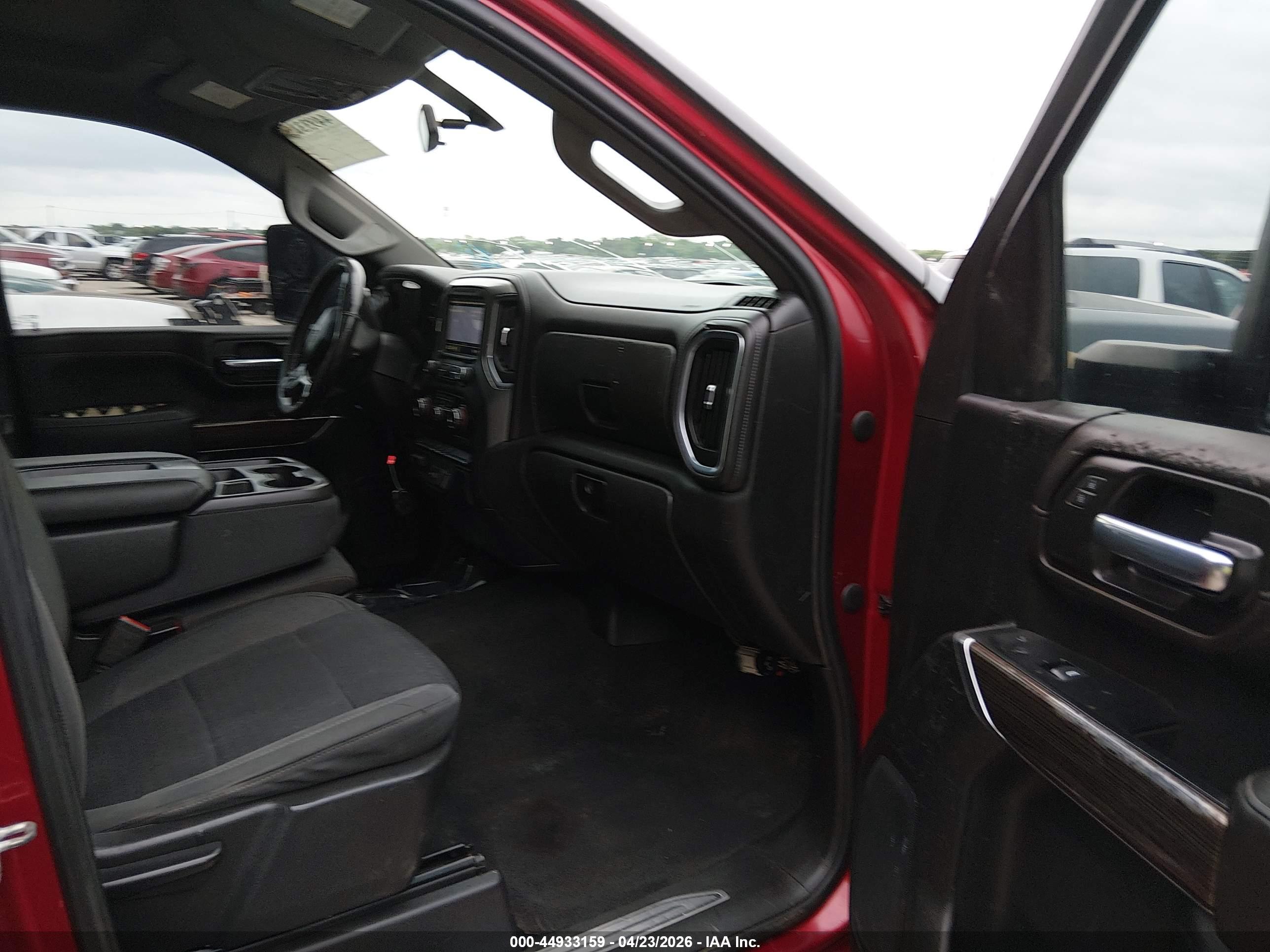 CHEVROLET SILVERADO image 8