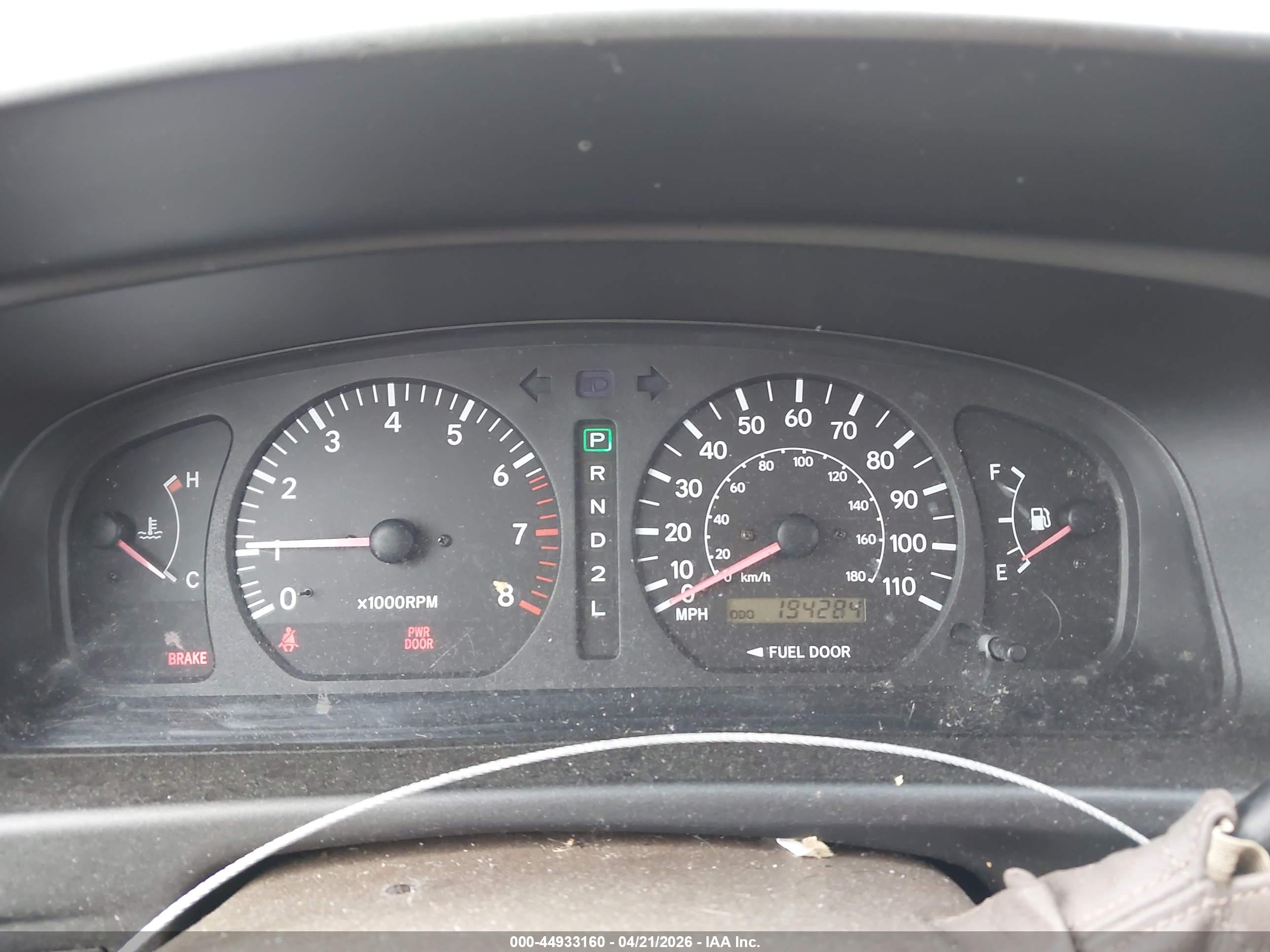 TOYOTA SIENNA image 7