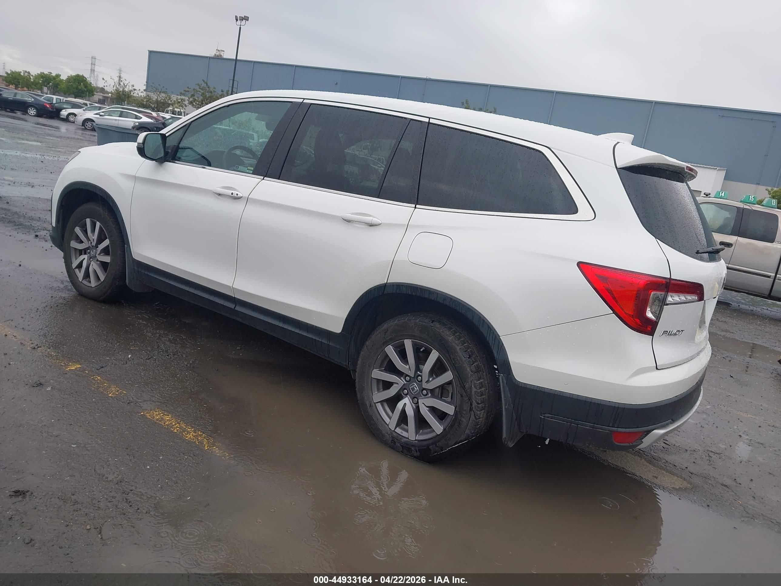 HONDA PILOT image 3