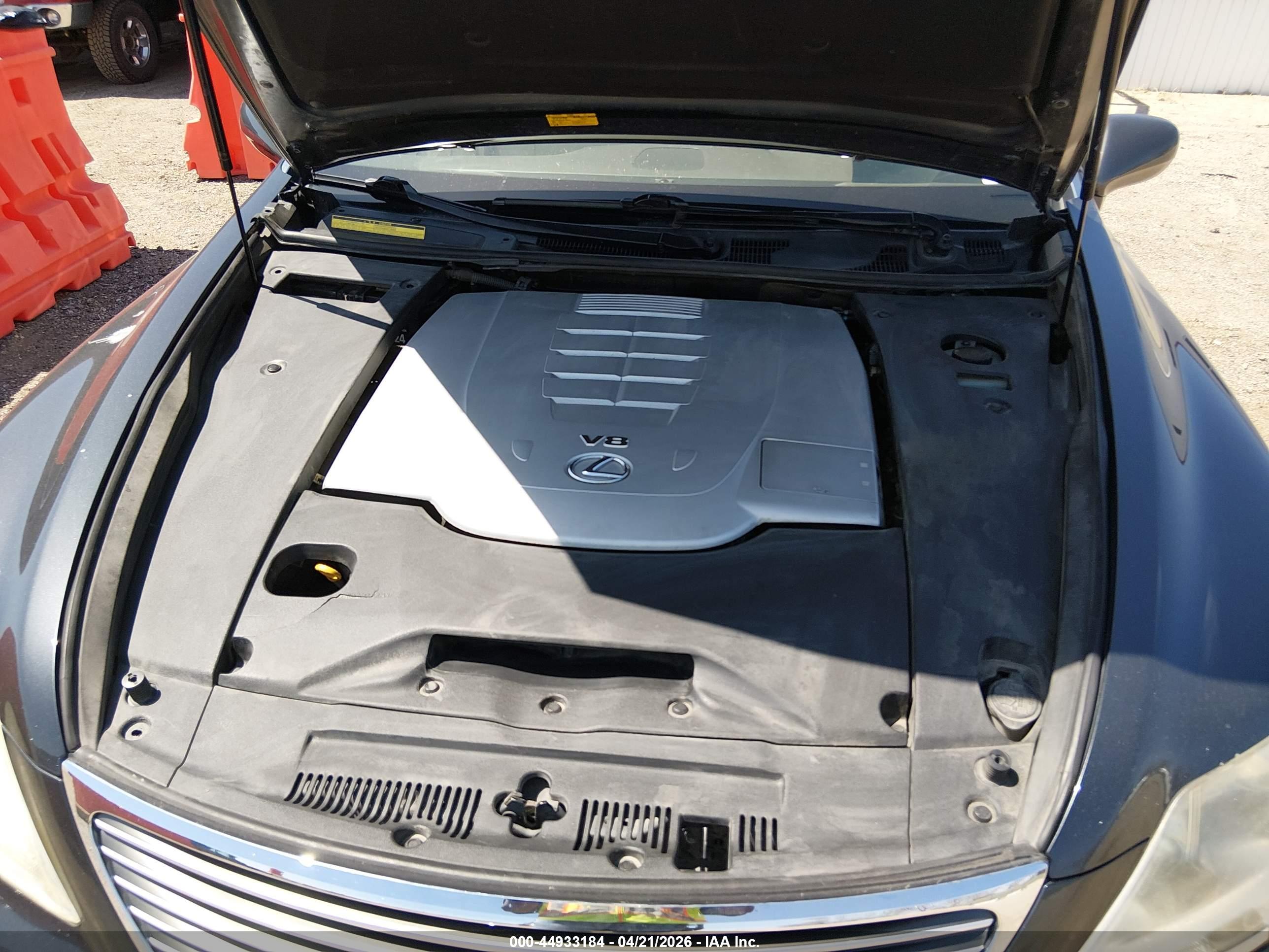 LEXUS LS image 10
