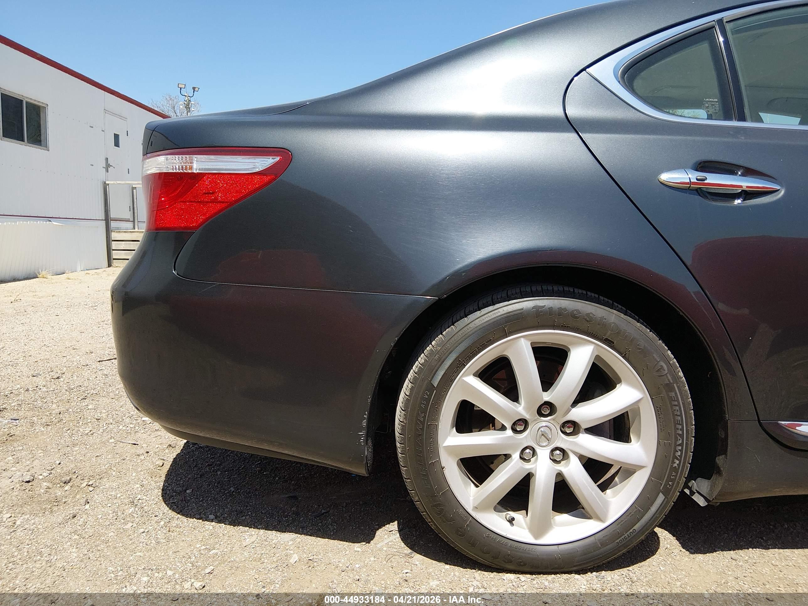 LEXUS LS image 6