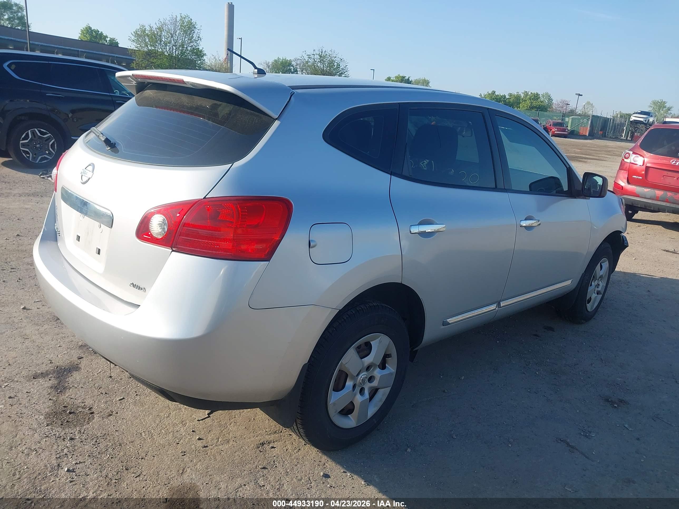 NISSAN ROGUE image 4