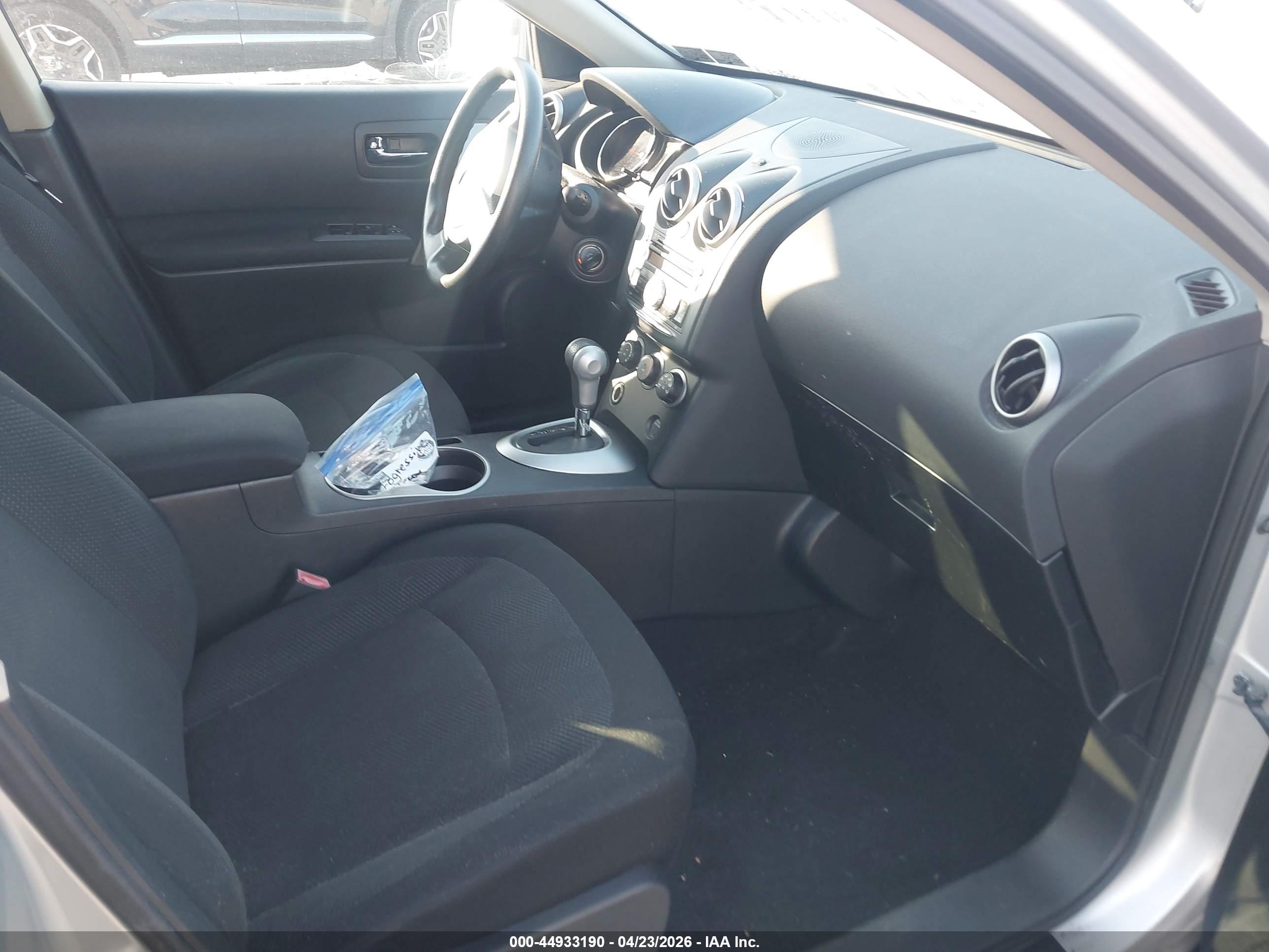 NISSAN ROGUE image 5