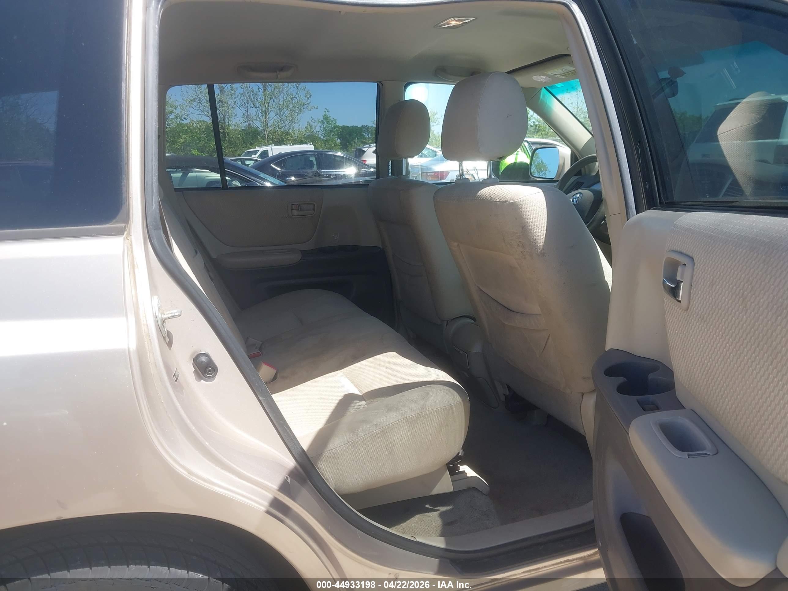 TOYOTA HIGHLANDER image 8