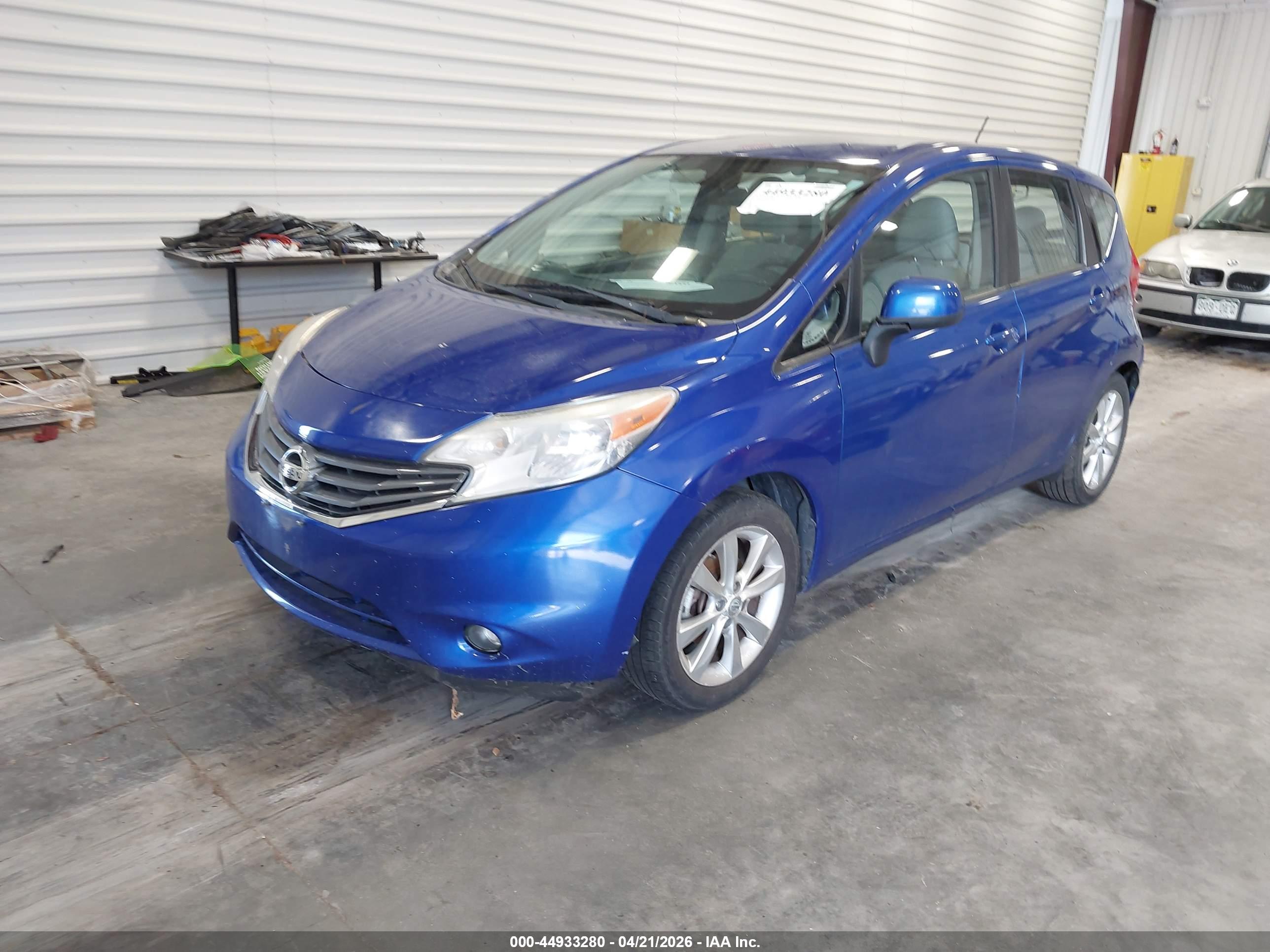 NISSAN VERSA image 2