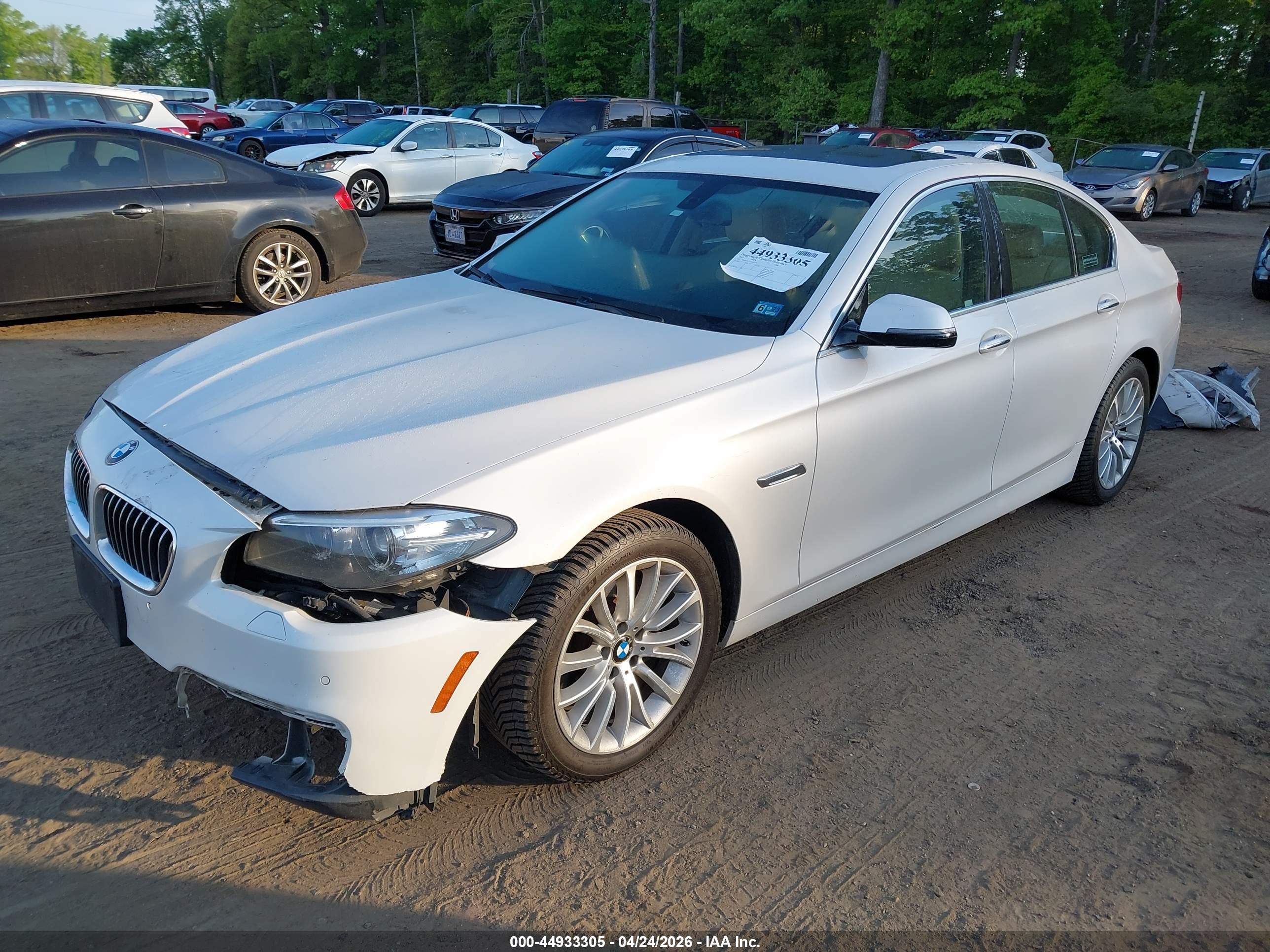 BMW 528I image 2
