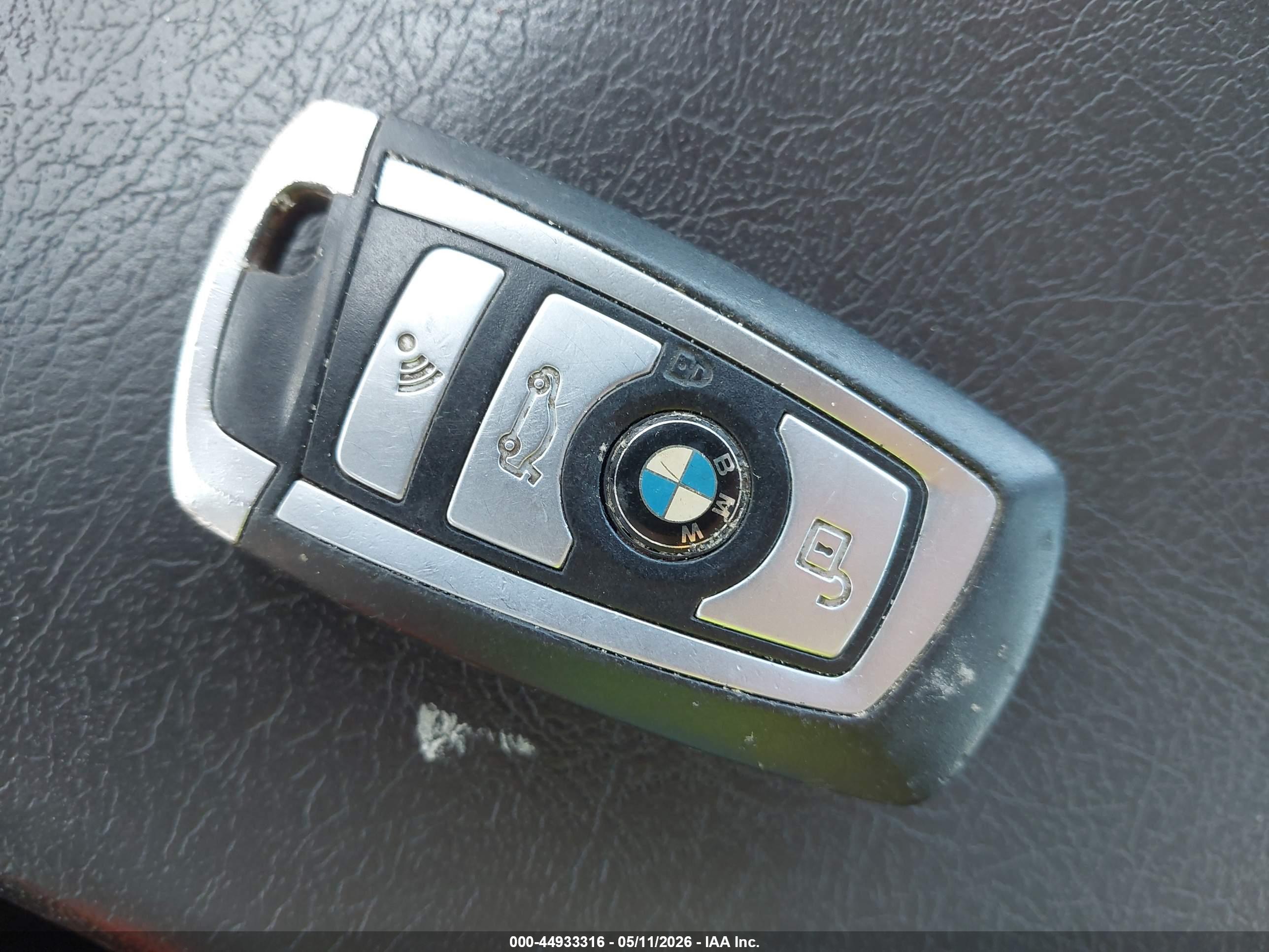 BMW 750I image 11