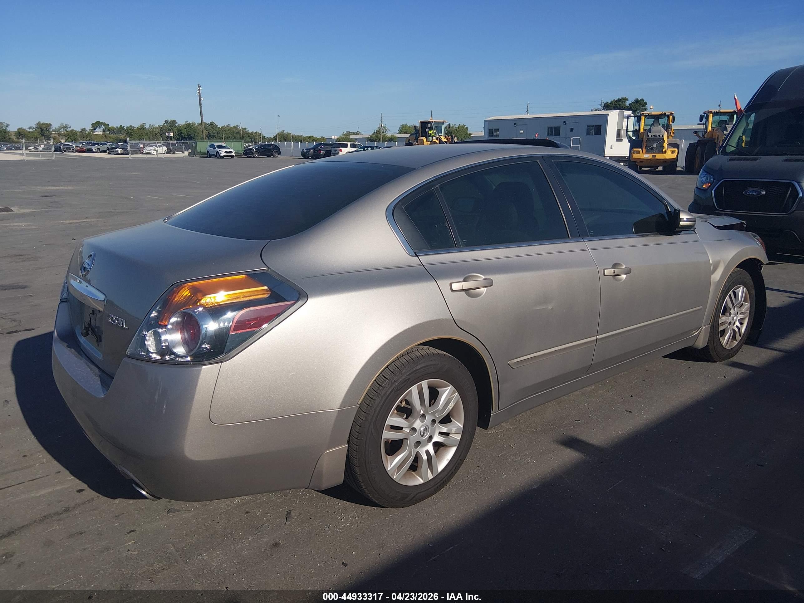 NISSAN ALTIMA image 4