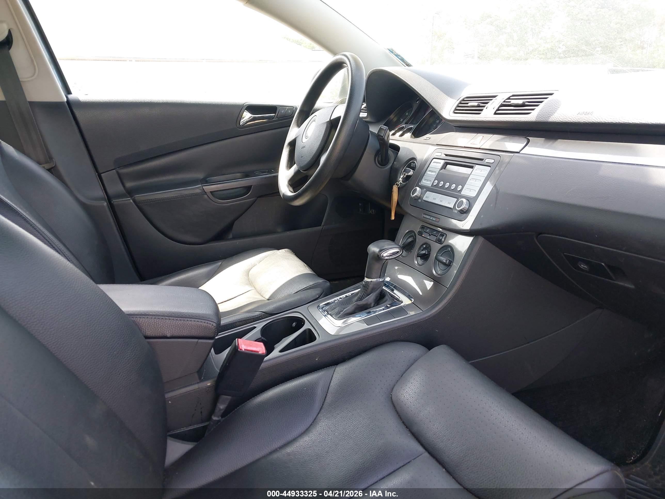 VOLKSWAGEN PASSAT image 5