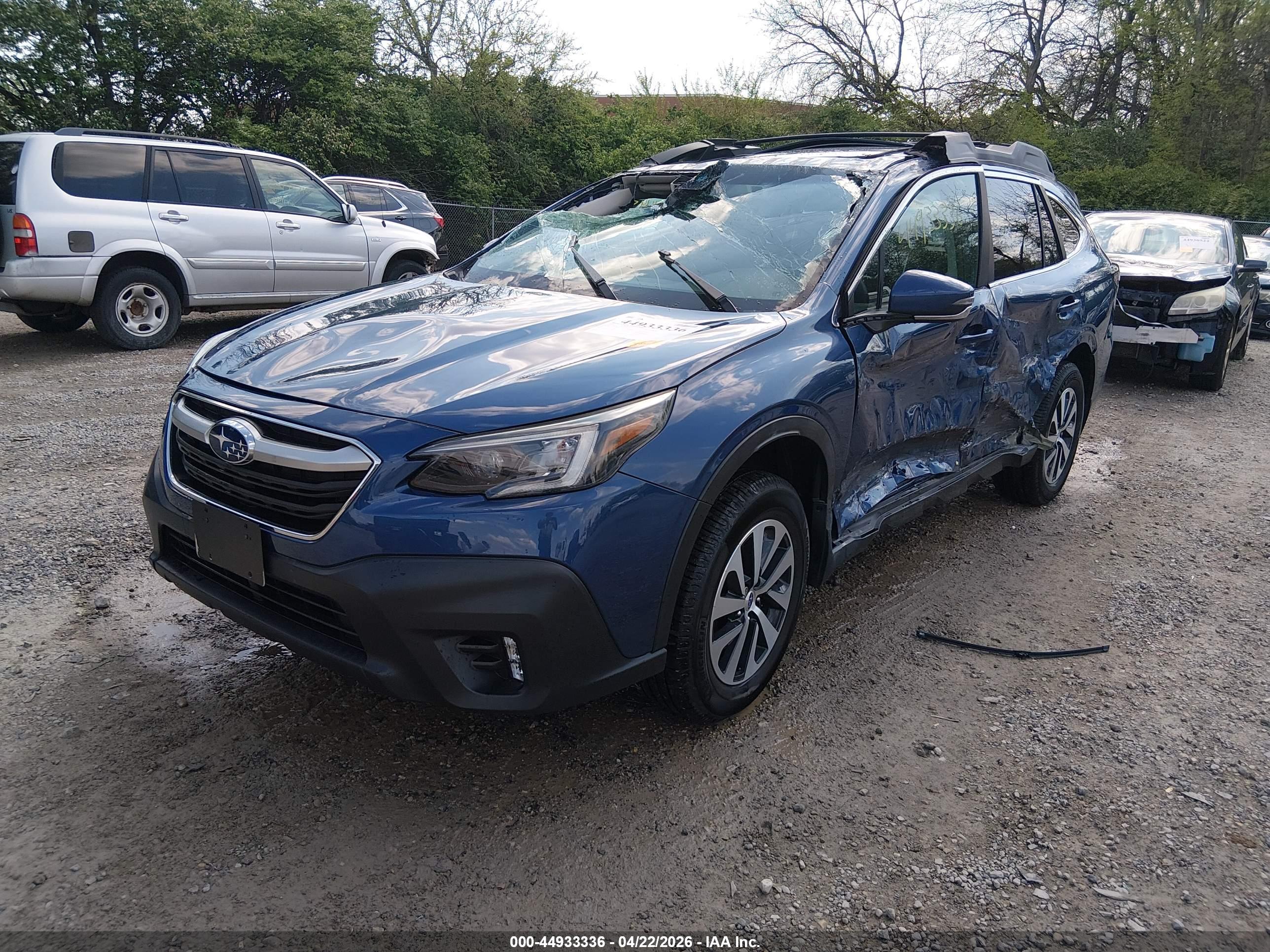 SUBARU OUTBACK image 2