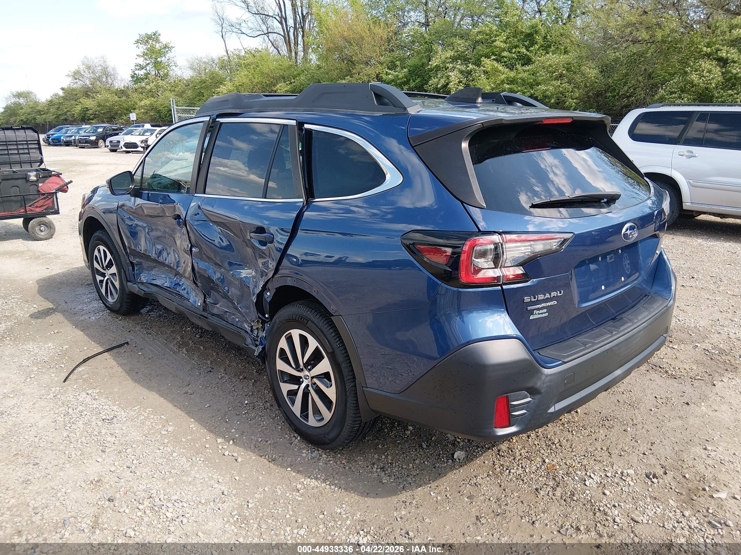 SUBARU OUTBACK image 3