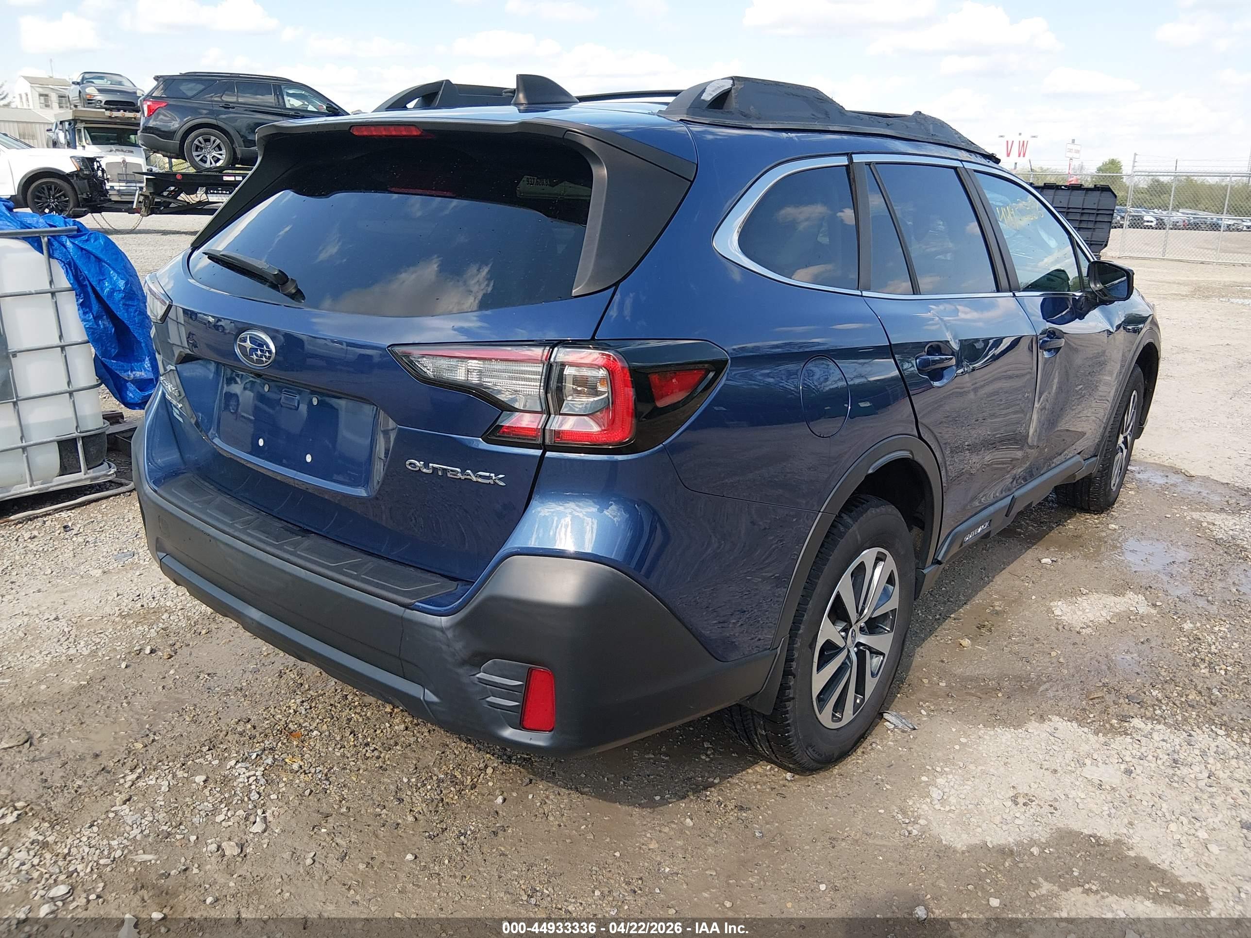 SUBARU OUTBACK image 4