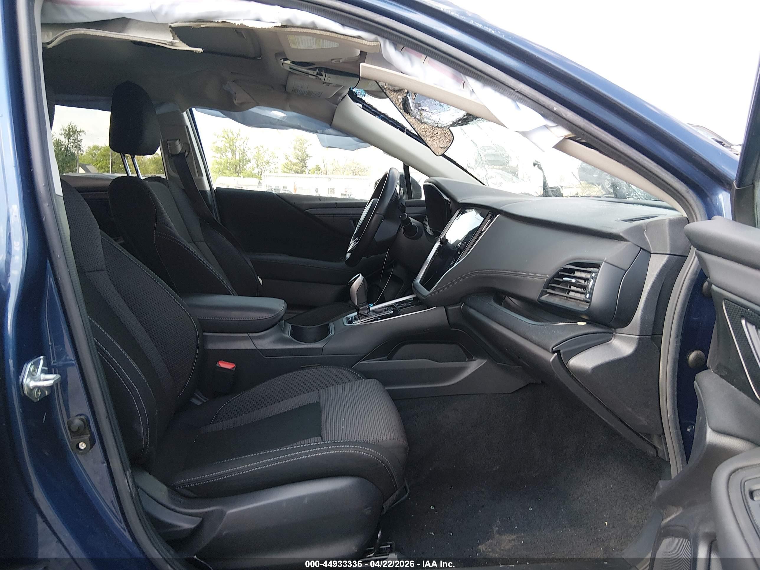 SUBARU OUTBACK image 5