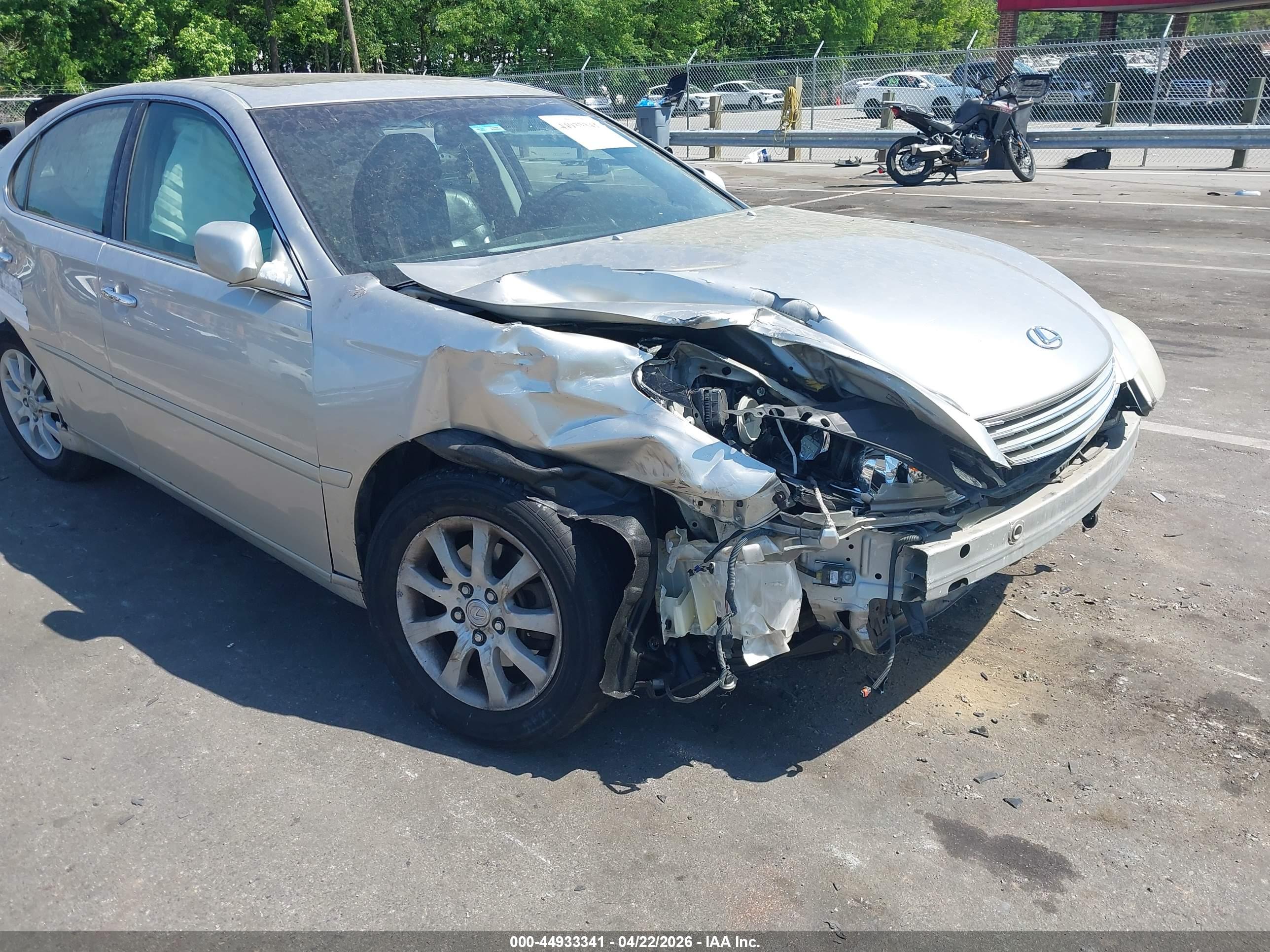 LEXUS ES image 6