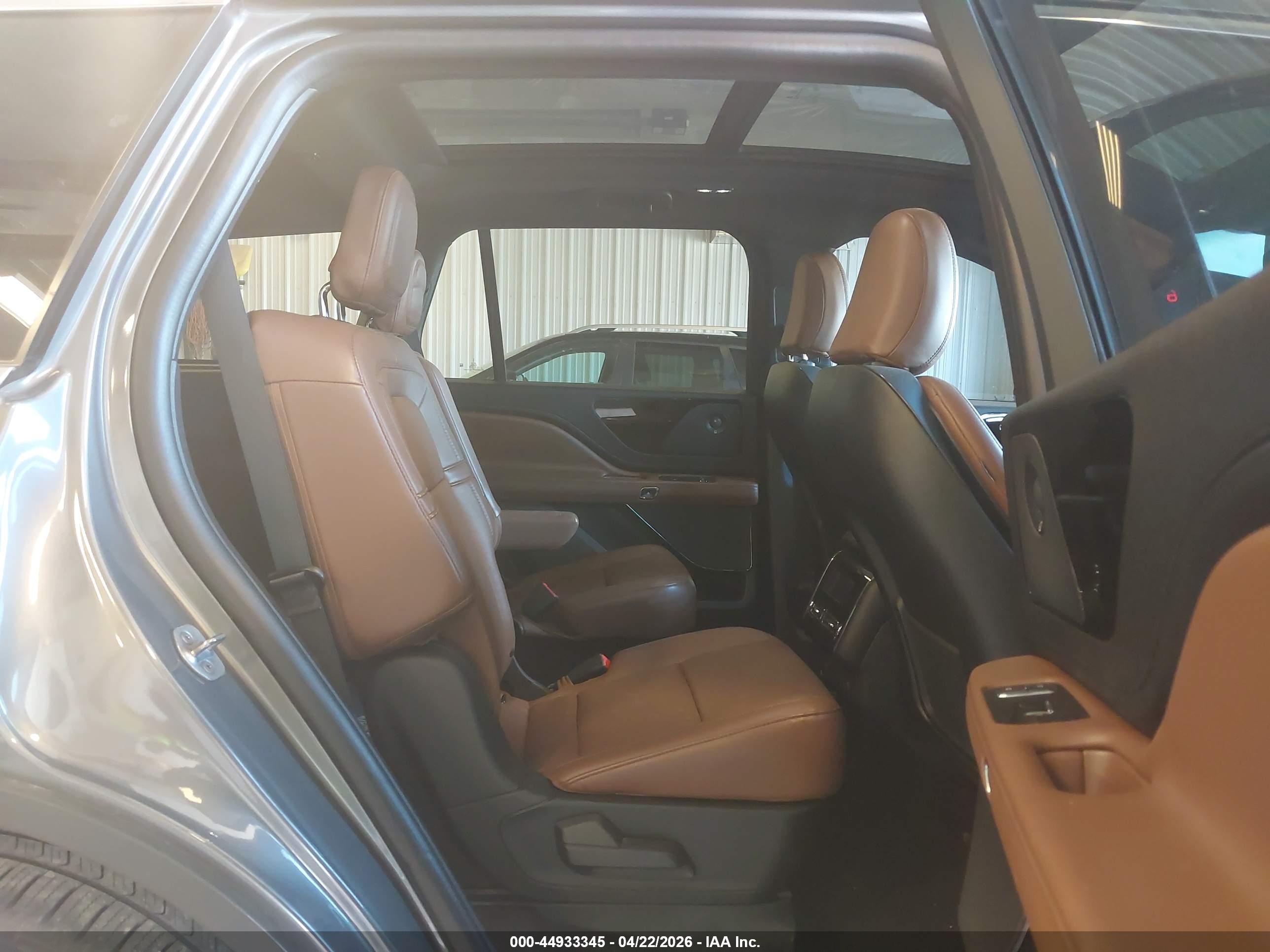 LINCOLN AVIATOR image 8