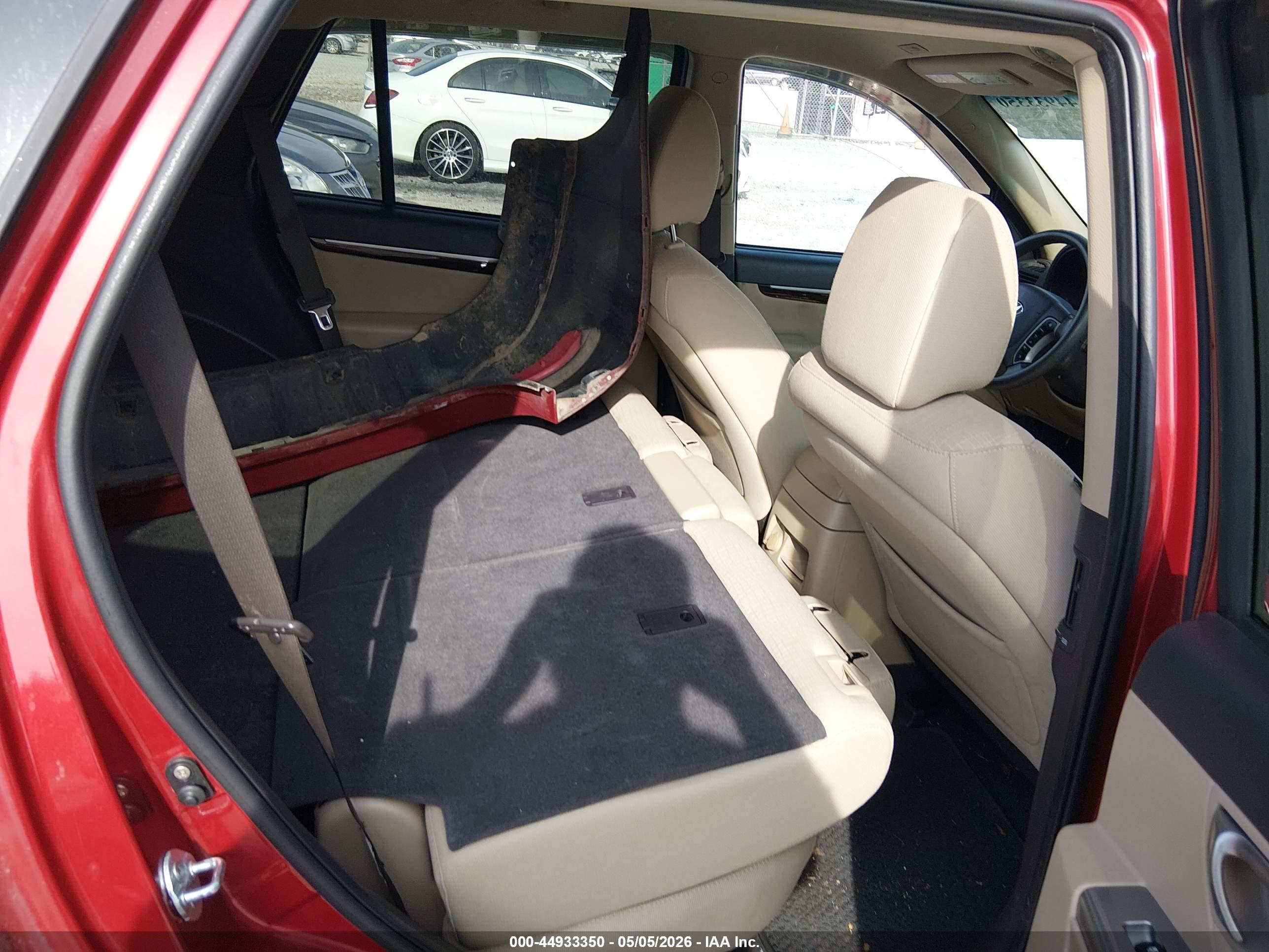 HYUNDAI SANTA image 8