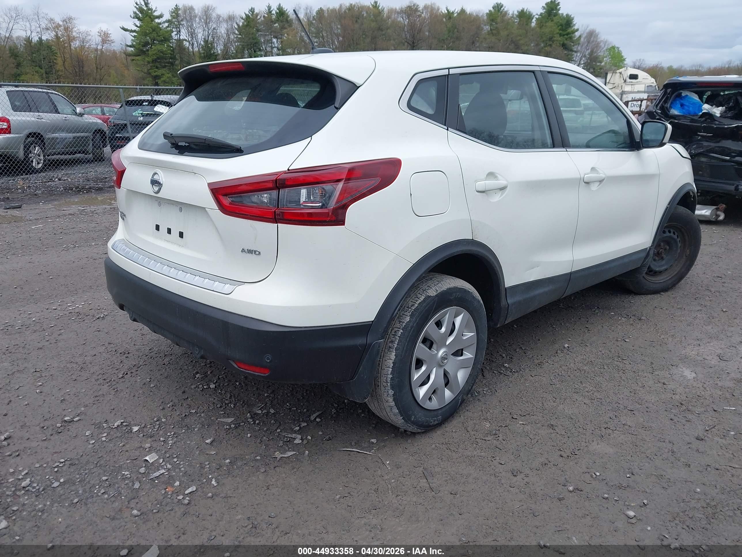 NISSAN ROGUE image 4