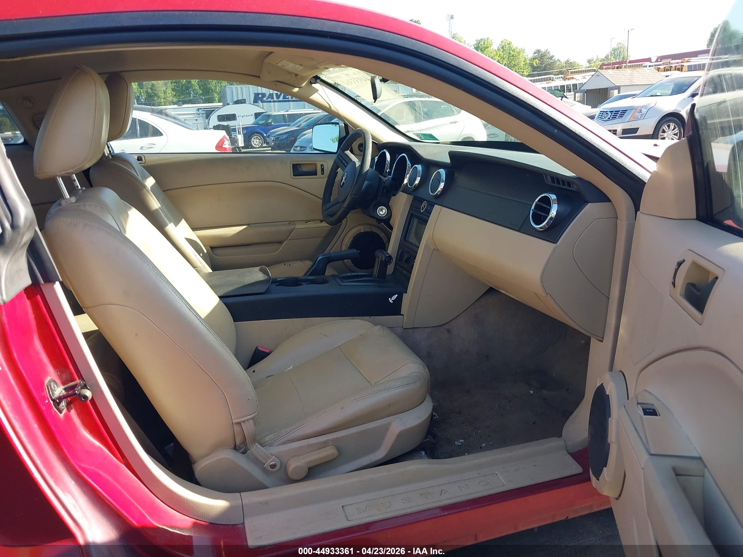 FORD MUSTANG image 5
