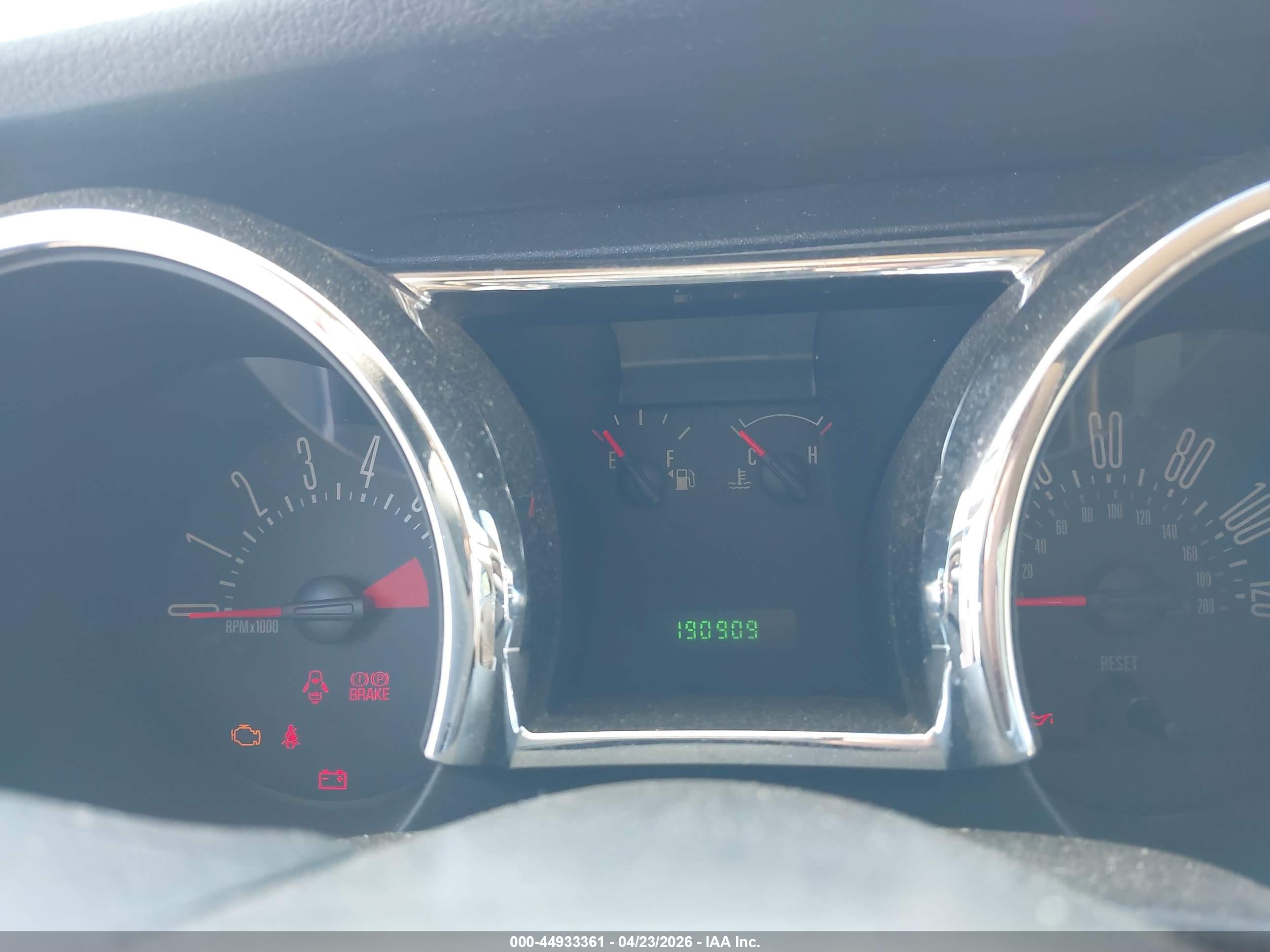 FORD MUSTANG image 7