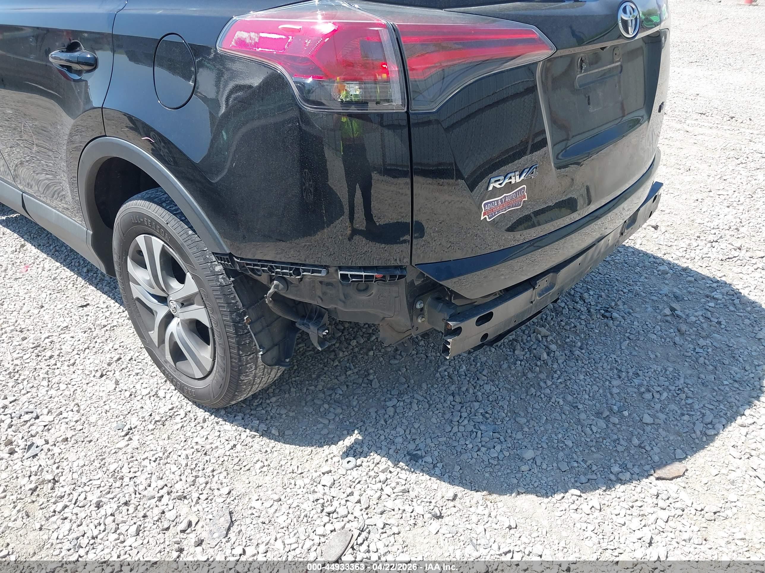 TOYOTA RAV4 image 6