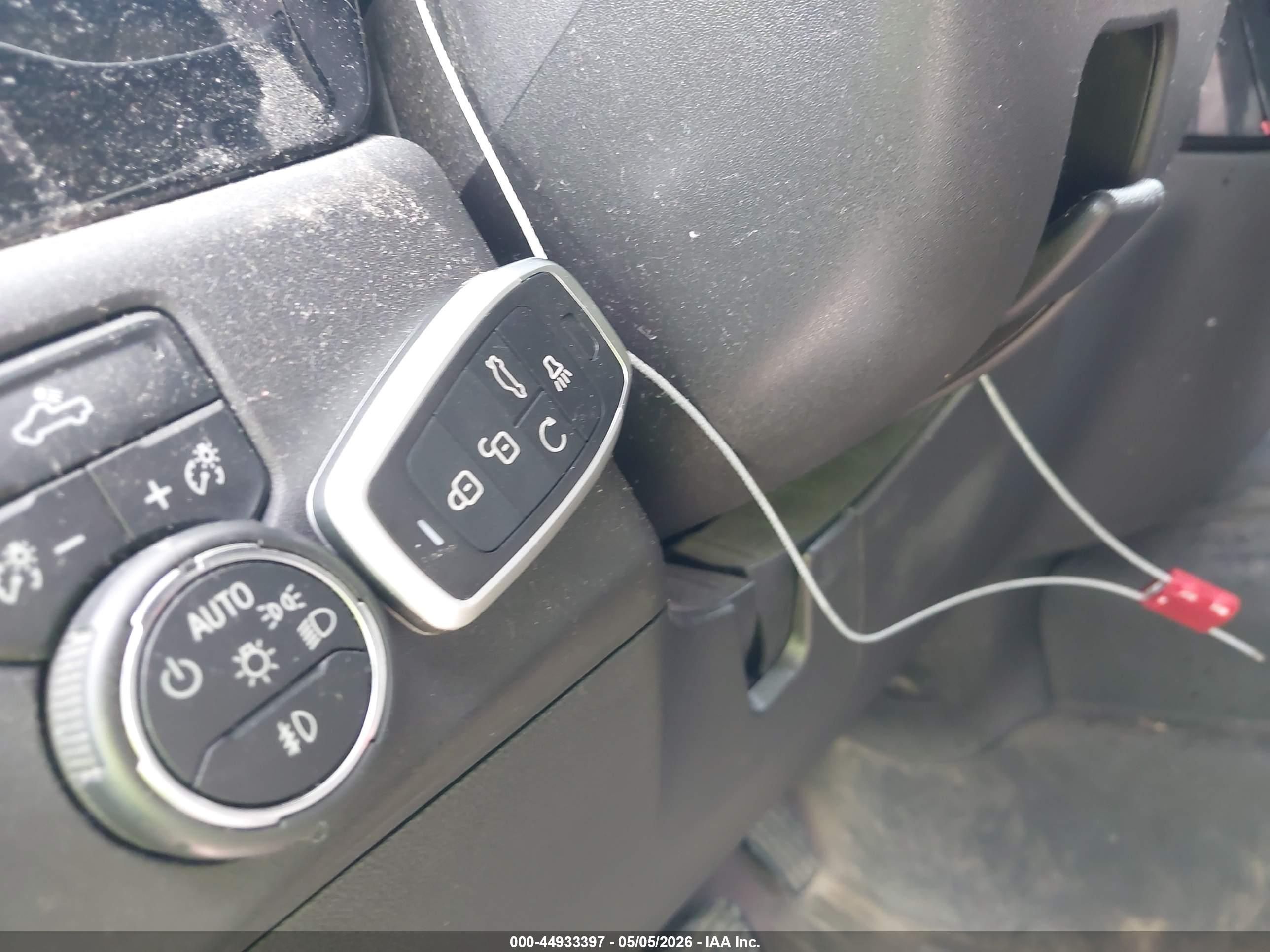 CHEVROLET SILVERADO image 11